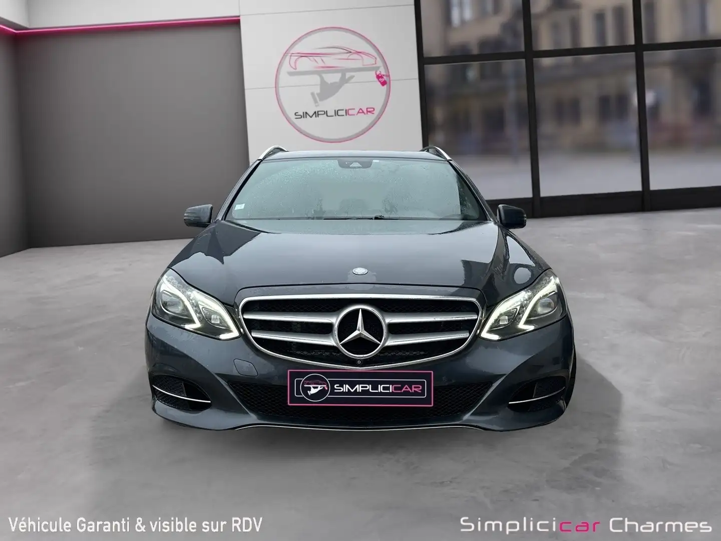 Mercedes-Benz Gris - 2