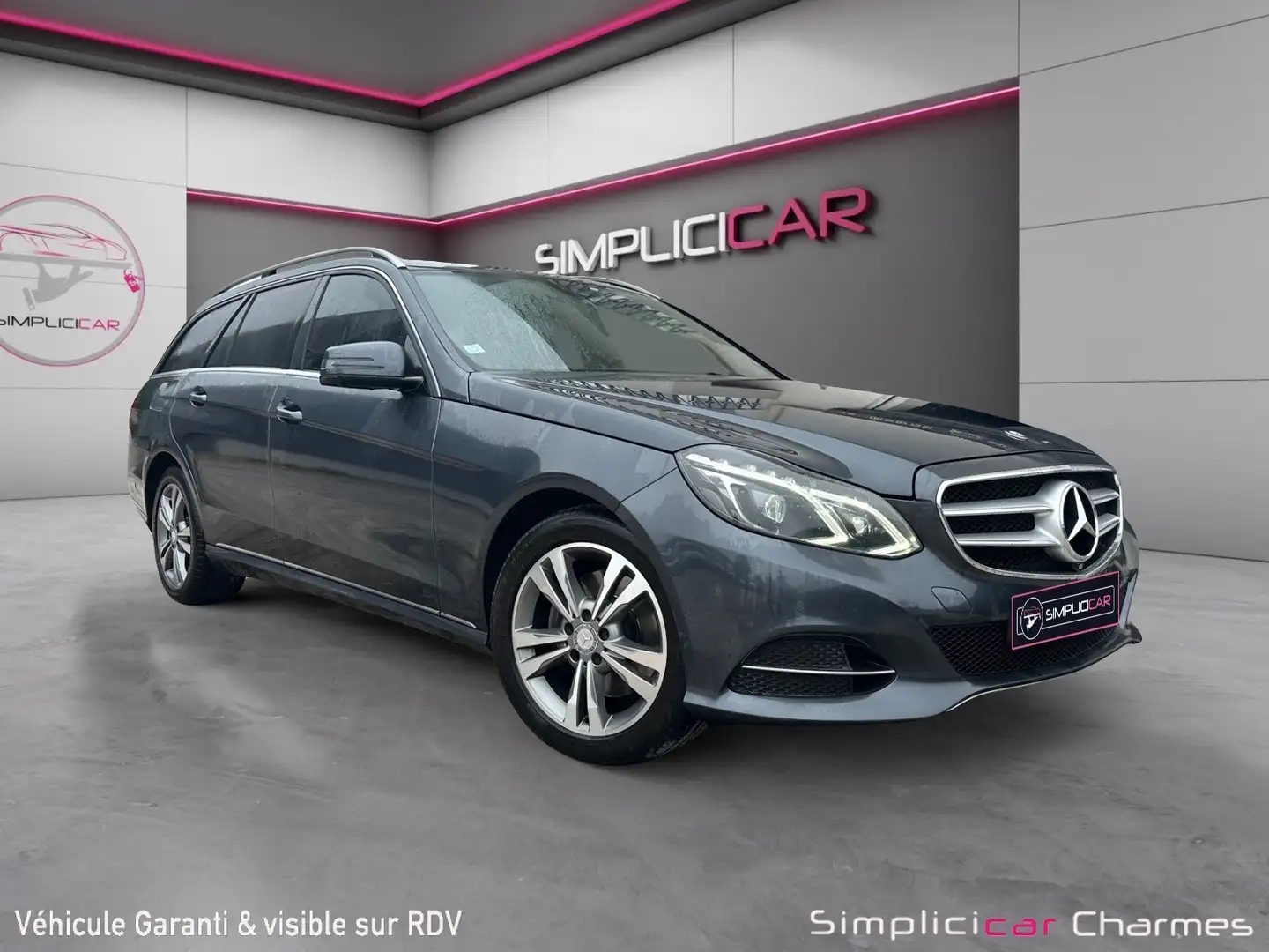 Mercedes-Benz Gris - 1