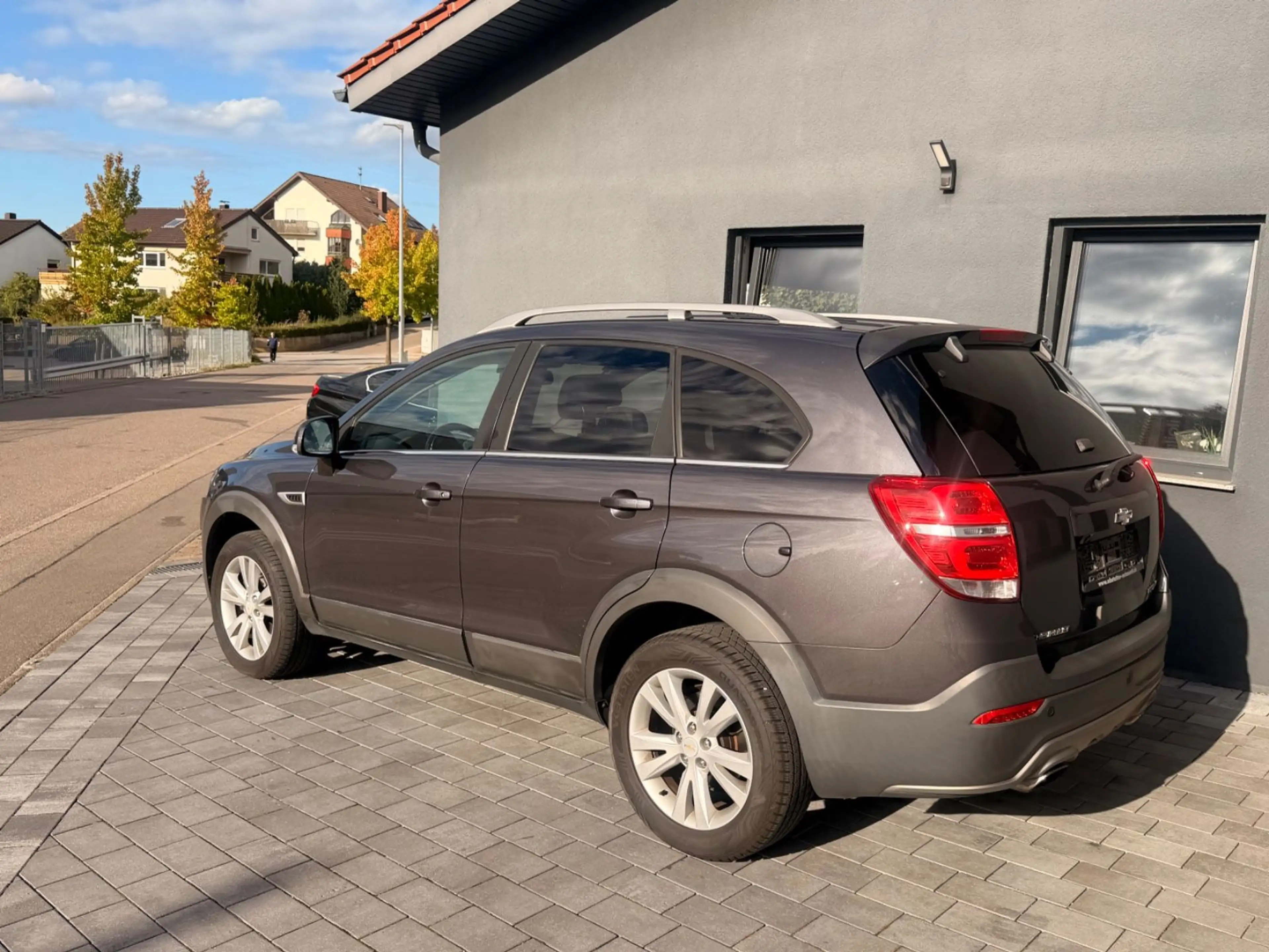 Chevrolet Captiva 2.2 D LT+ 7Sitzer/1.Hand — photo 2