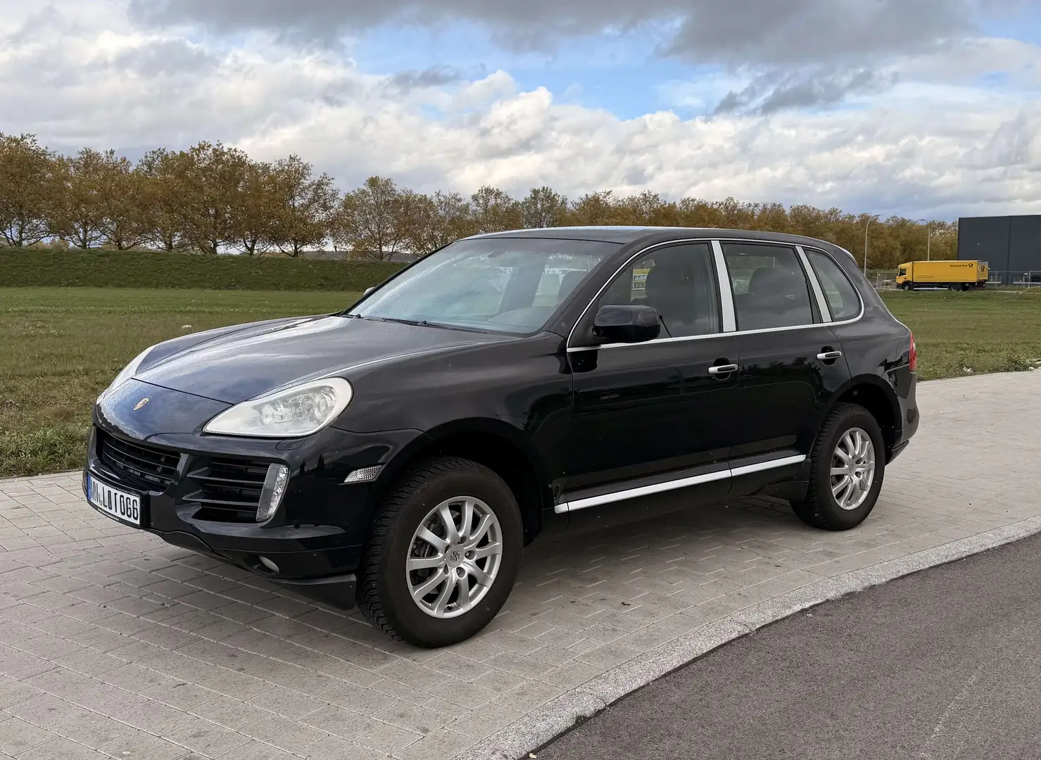 Porsche Cayenne Basis - 1