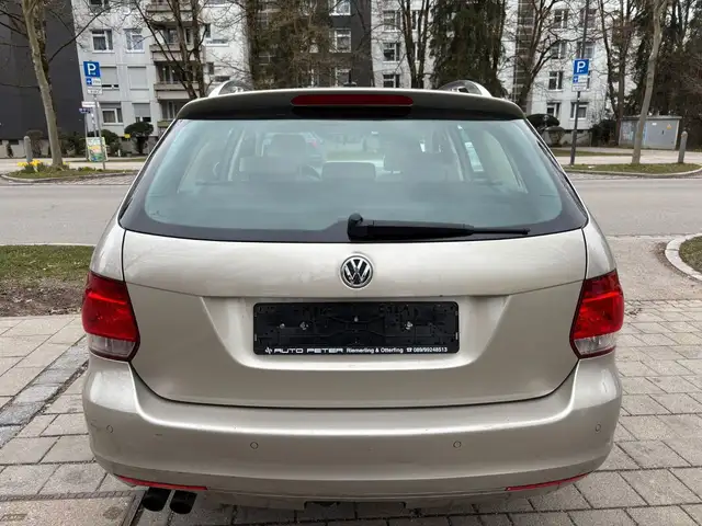 Volkswagen Golf view 4