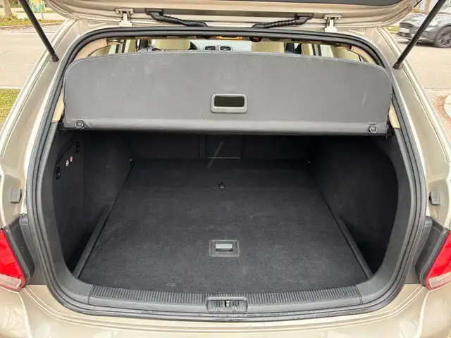 Volkswagen Golf view 20