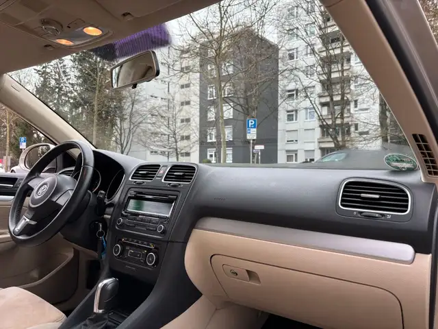 Volkswagen Golf view 11