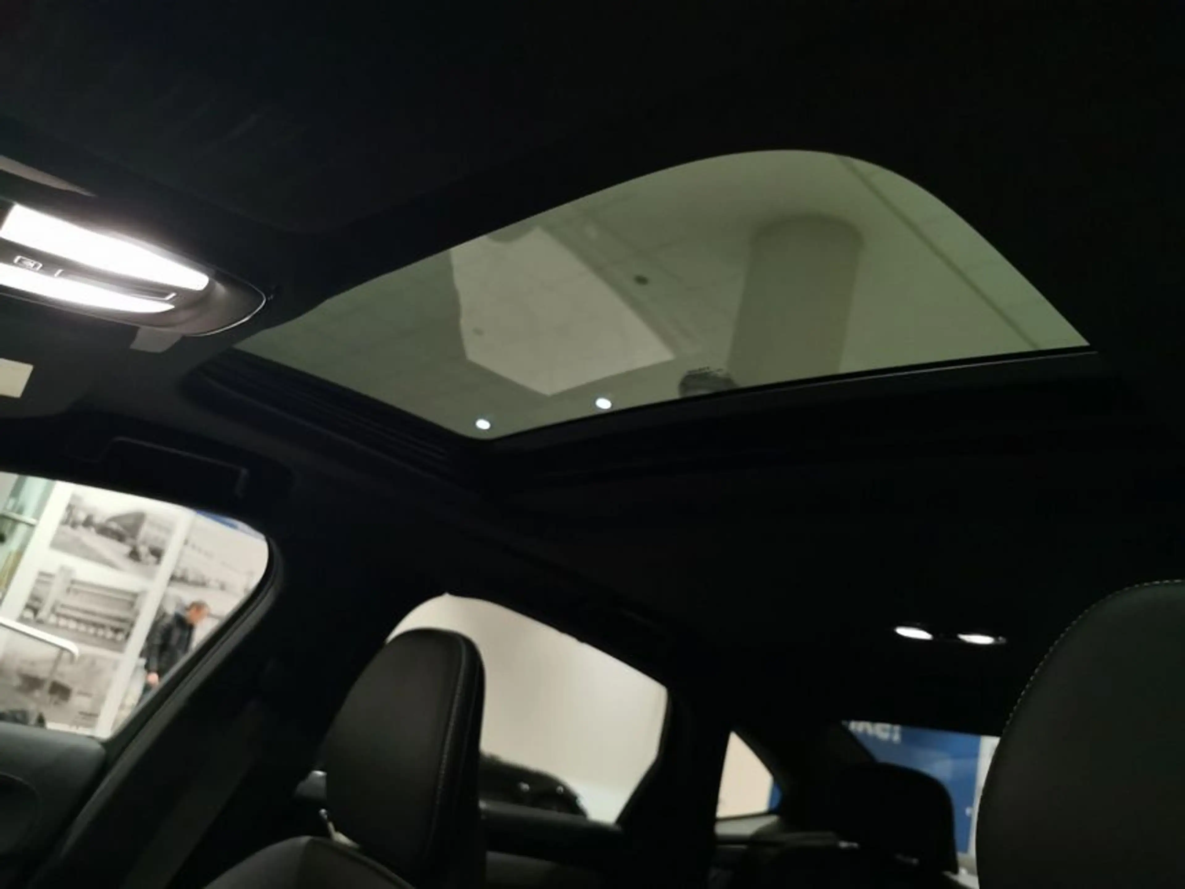 Volvo S90 T8 Recharge AWD Ultimate Dark — photo 15