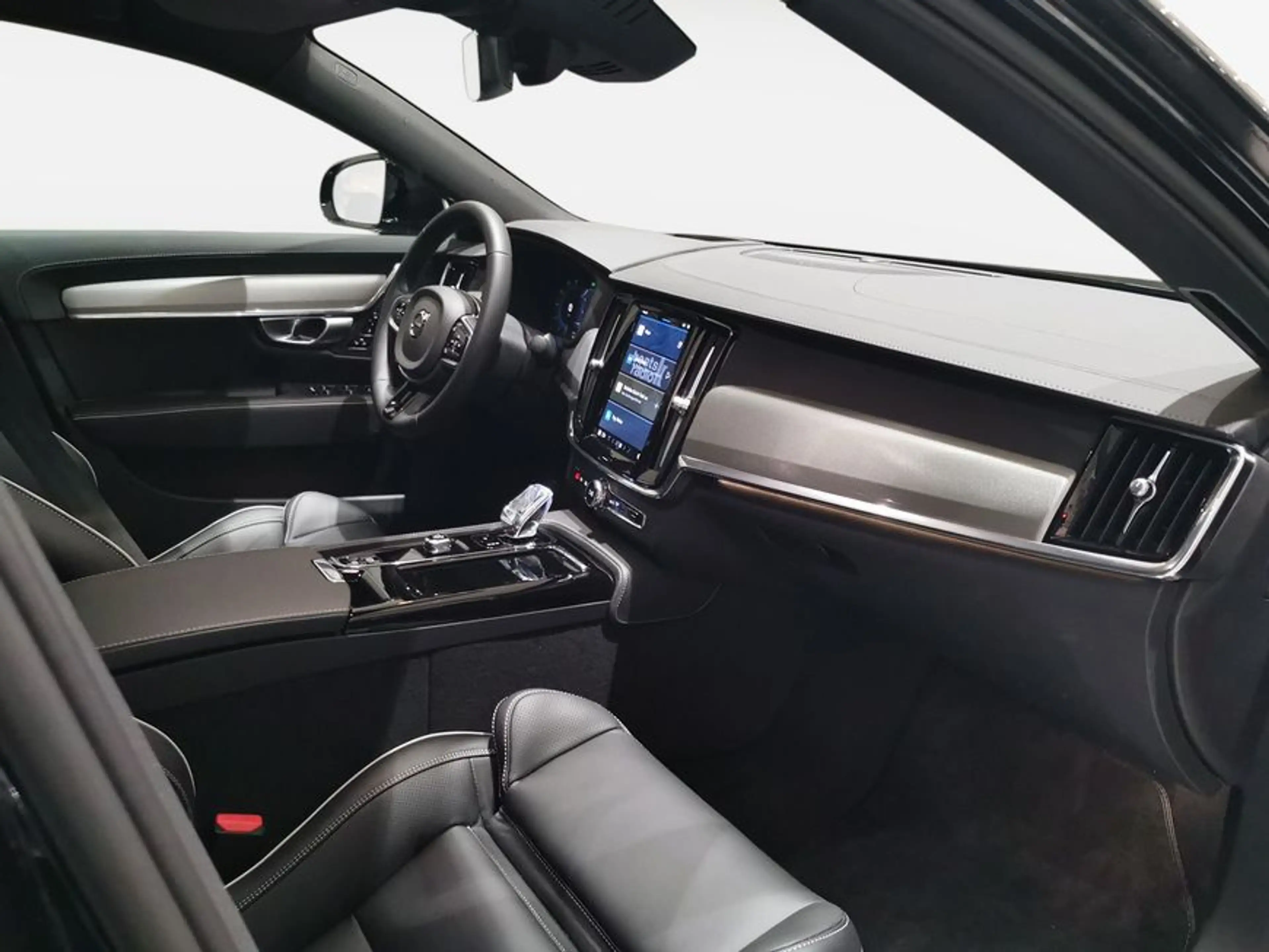 Volvo S90 T8 Recharge AWD Ultimate Dark — photo 11