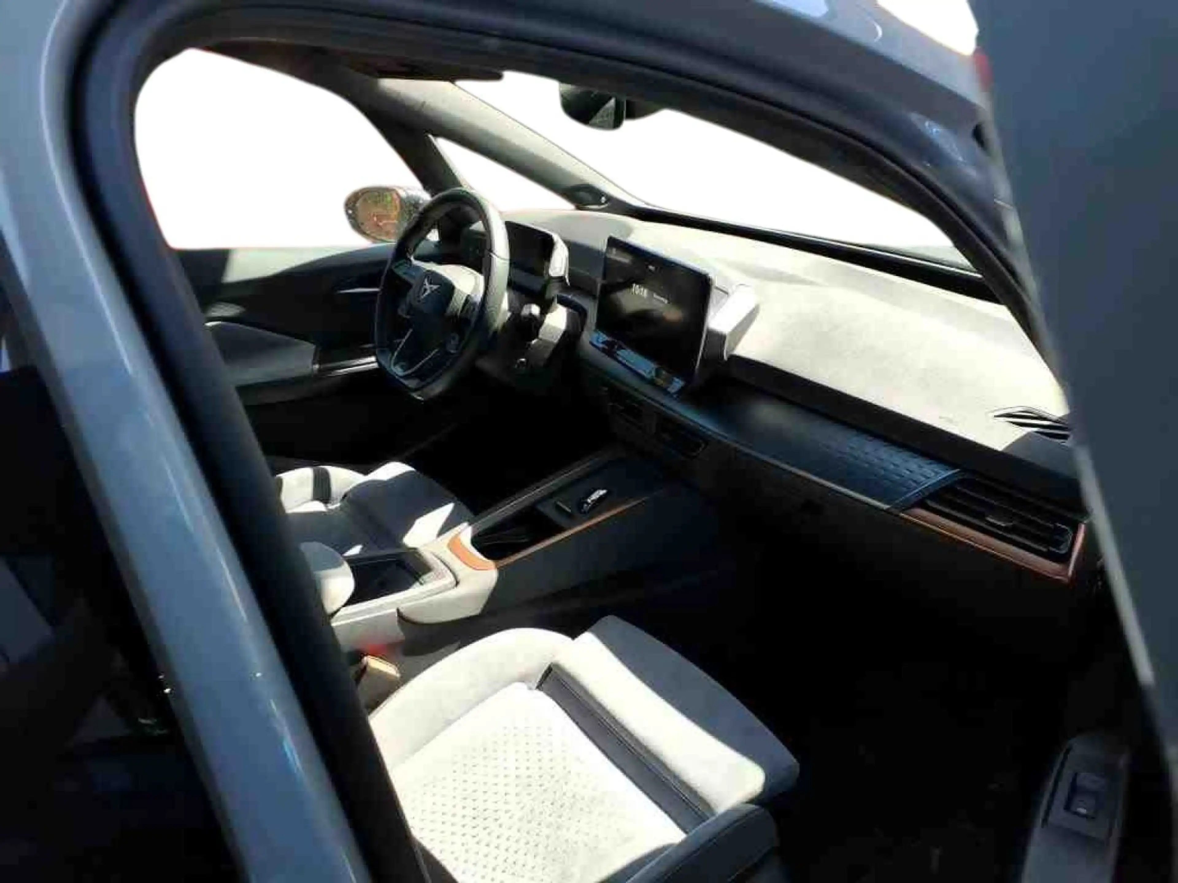 CUPRA Born 170 eBoost Navi LED ACC Cam Keyless Beats — photo 5