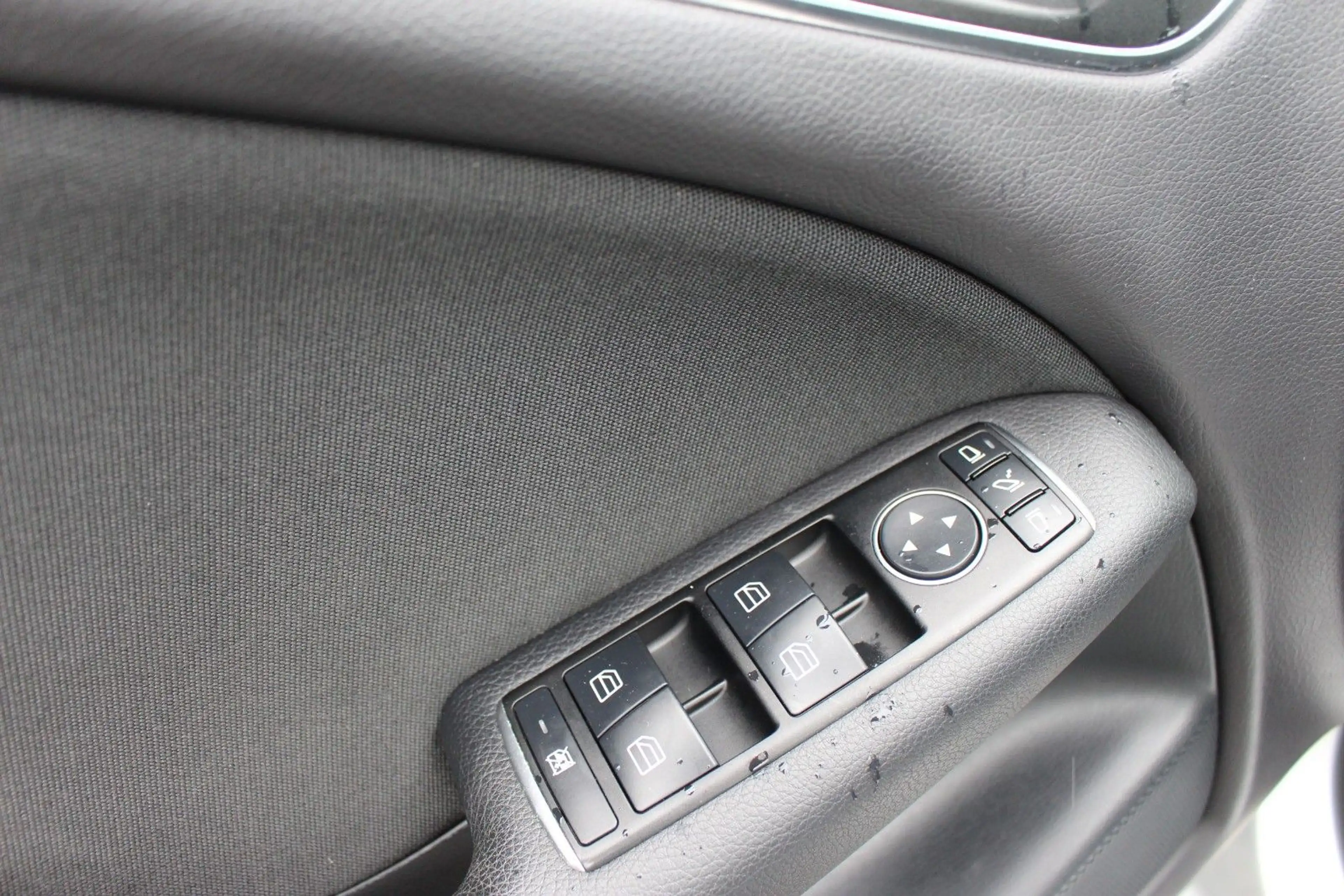 Mercedes-Benz B 180 /VOLL SHEFT/NAVI/SHZ/PDC/TEMP/BT/ISOFIX/ — photo 11