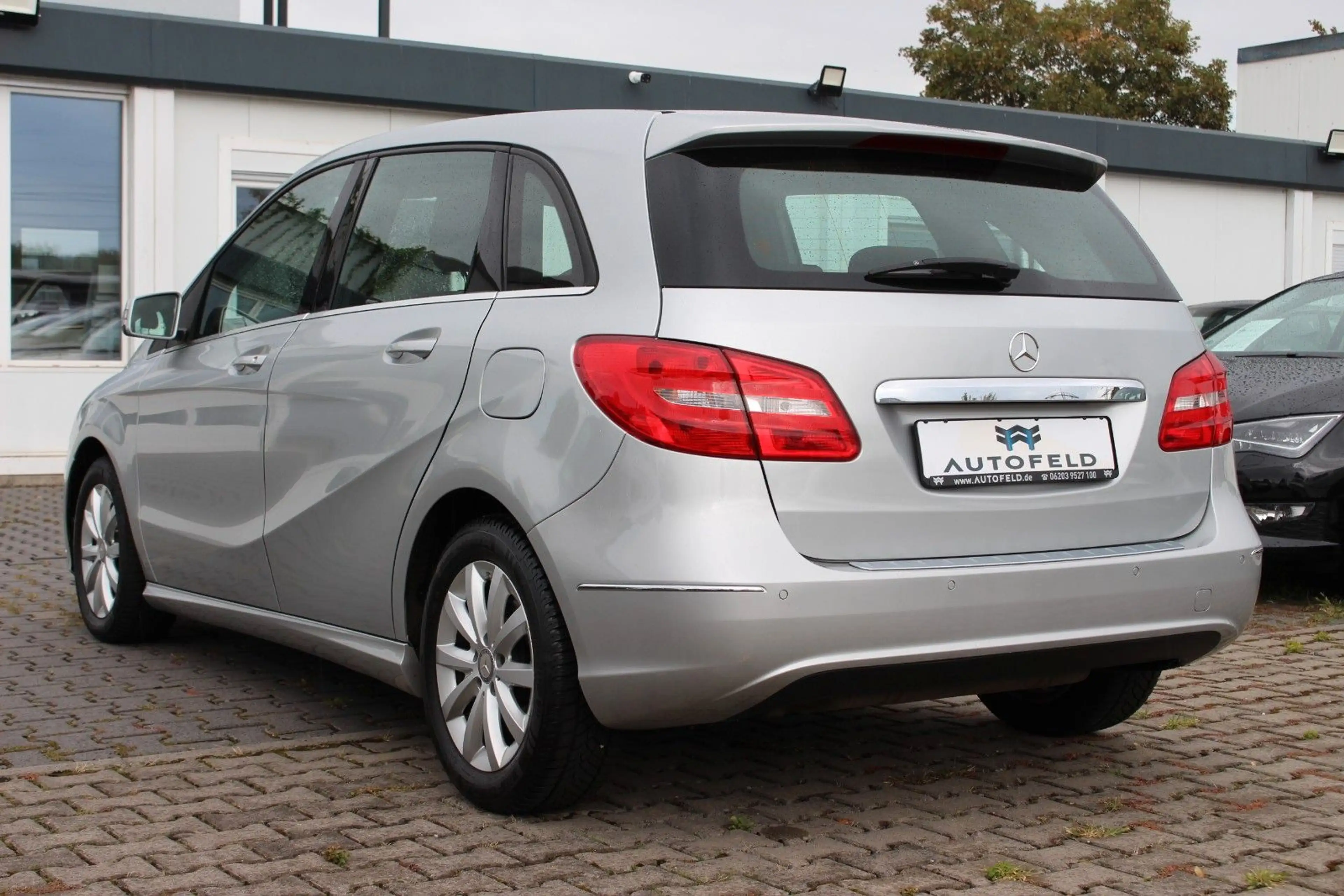 Mercedes-Benz B 180 /VOLL SHEFT/NAVI/SHZ/PDC/TEMP/BT/ISOFIX/ — photo 7