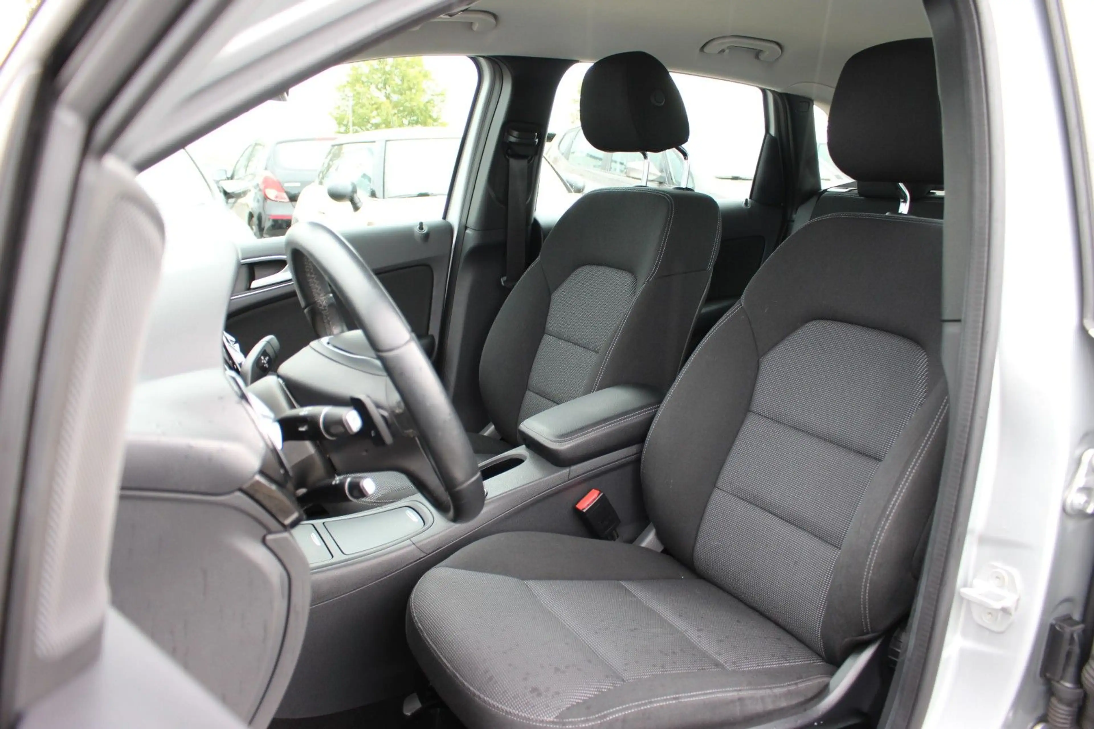 Mercedes-Benz B 180 /VOLL SHEFT/NAVI/SHZ/PDC/TEMP/BT/ISOFIX/ — photo 10