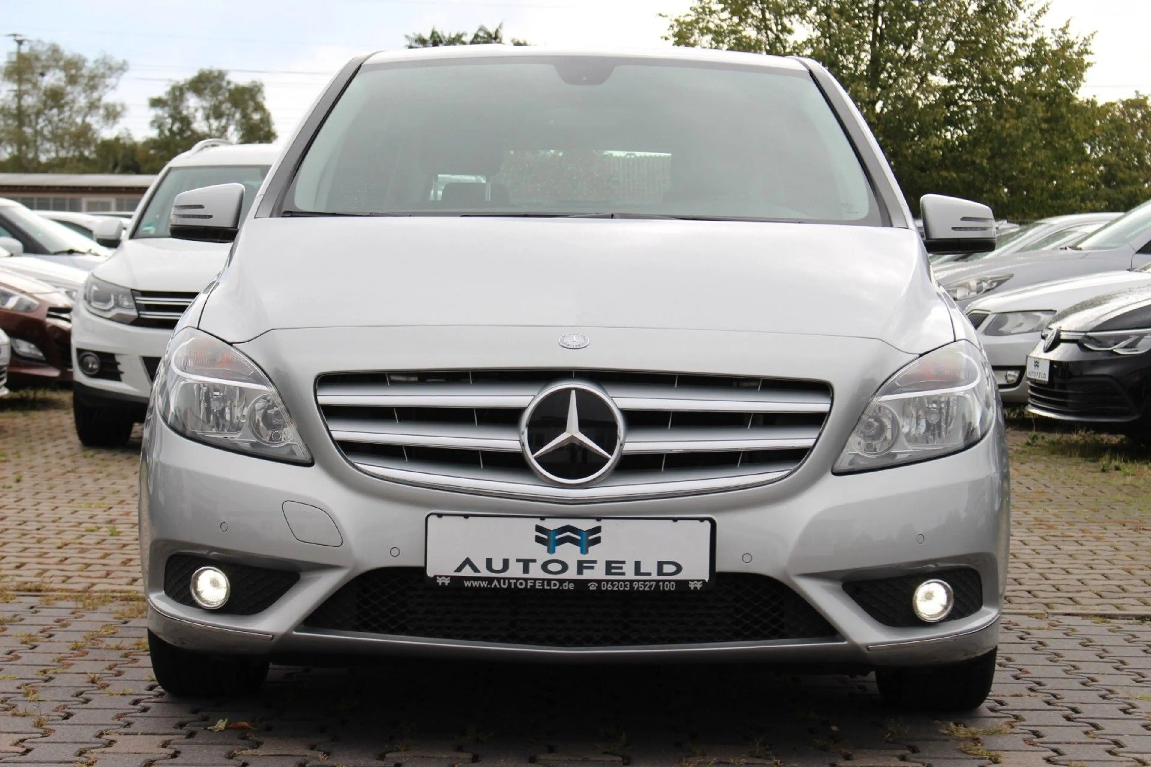 Mercedes-Benz B 180 /VOLL SHEFT/NAVI/SHZ/PDC/TEMP/BT/ISOFIX/ — photo 2