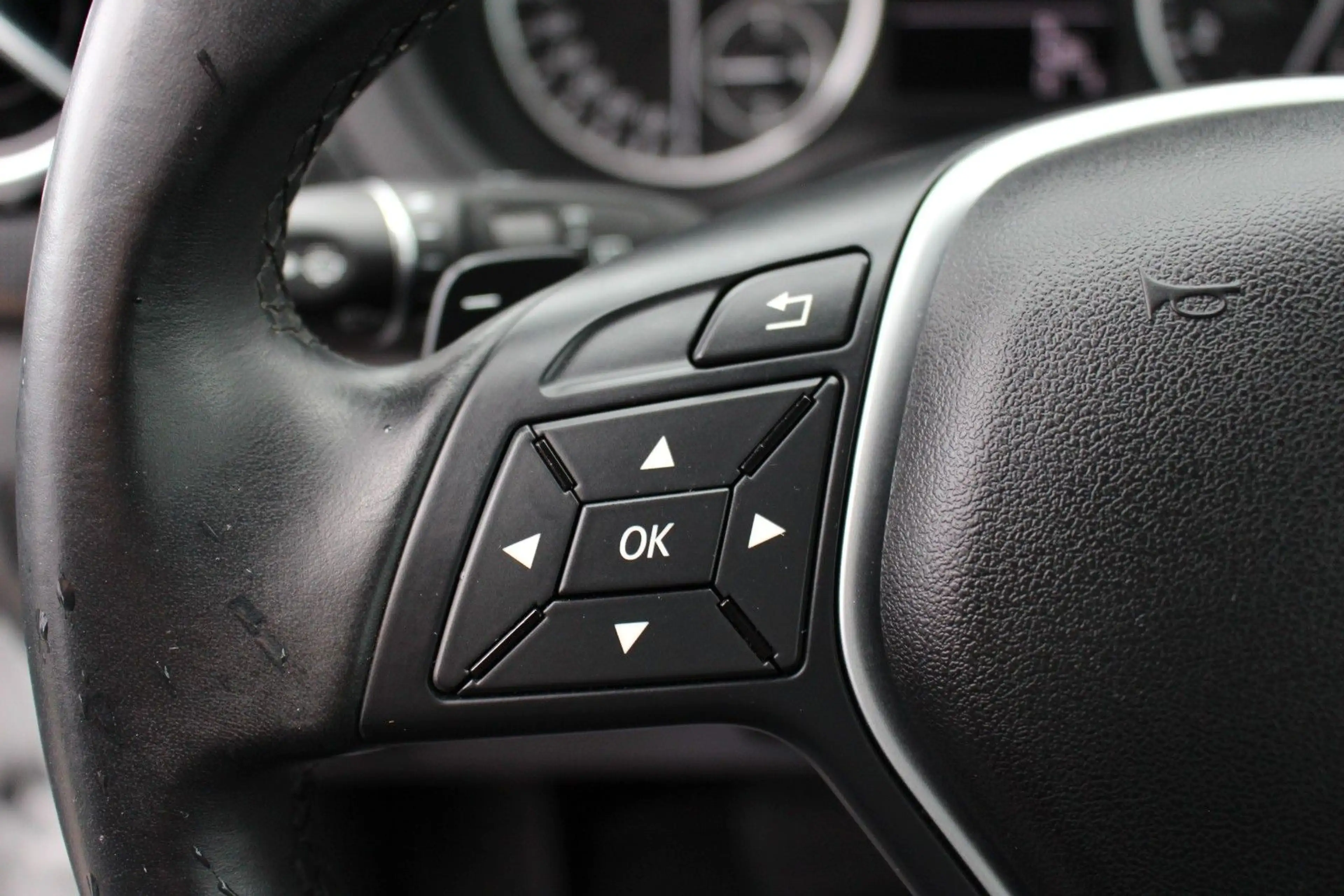 Mercedes-Benz B 180 /VOLL SHEFT/NAVI/SHZ/PDC/TEMP/BT/ISOFIX/ — photo 13