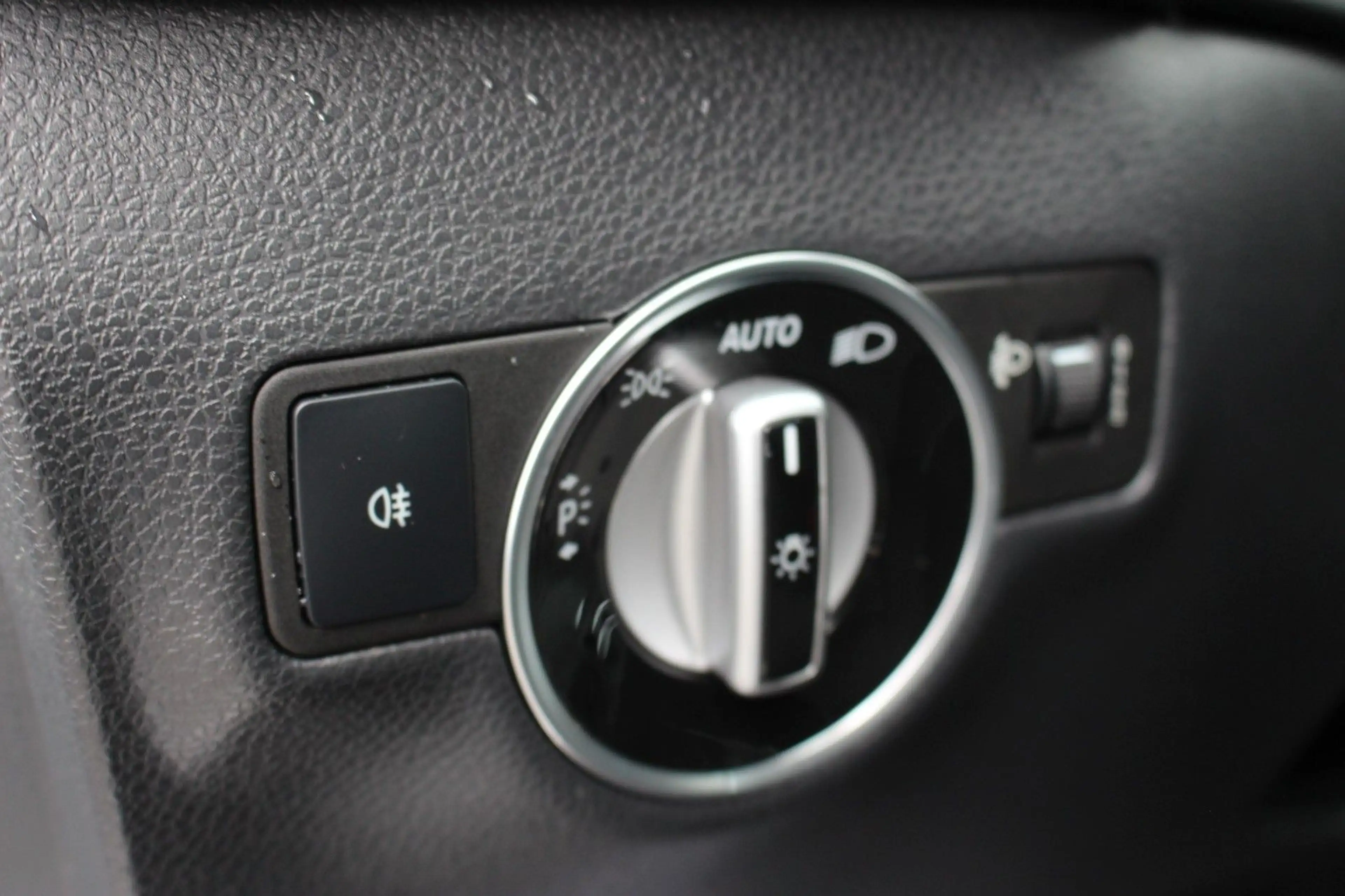 Mercedes-Benz B 180 /VOLL SHEFT/NAVI/SHZ/PDC/TEMP/BT/ISOFIX/ — photo 12