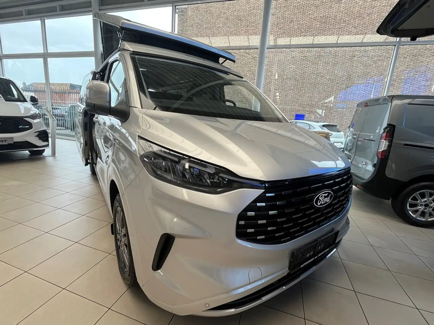 Ford Transit Nugget * Camper * vibes Stříbrná - 1