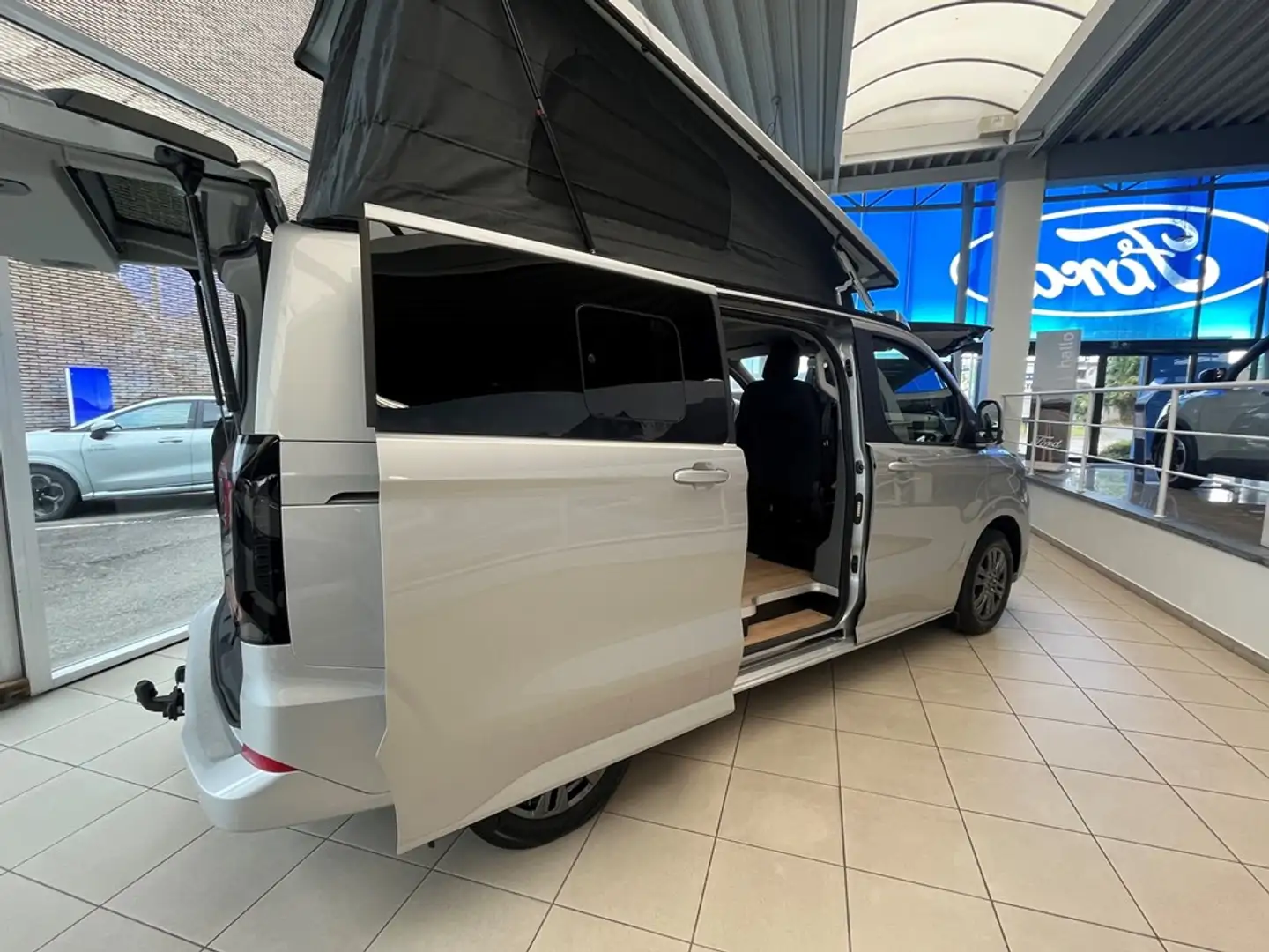 Ford Transit Nugget * Camper * vibes Stříbrná - 2