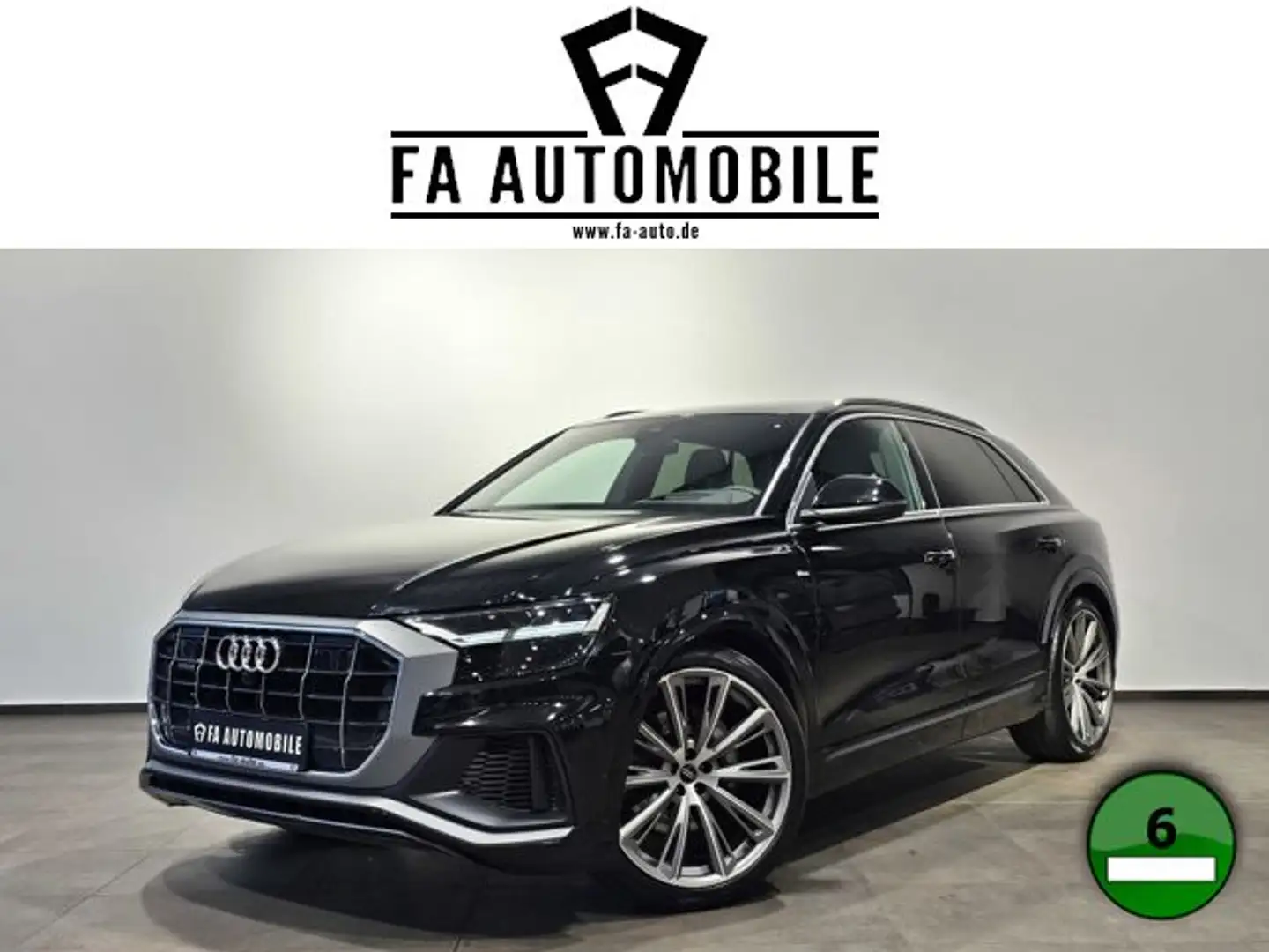 Audi Q8 55 TFSI Q. S Line Pano Nacht. Hud B&O Soft 23 Černá - 1