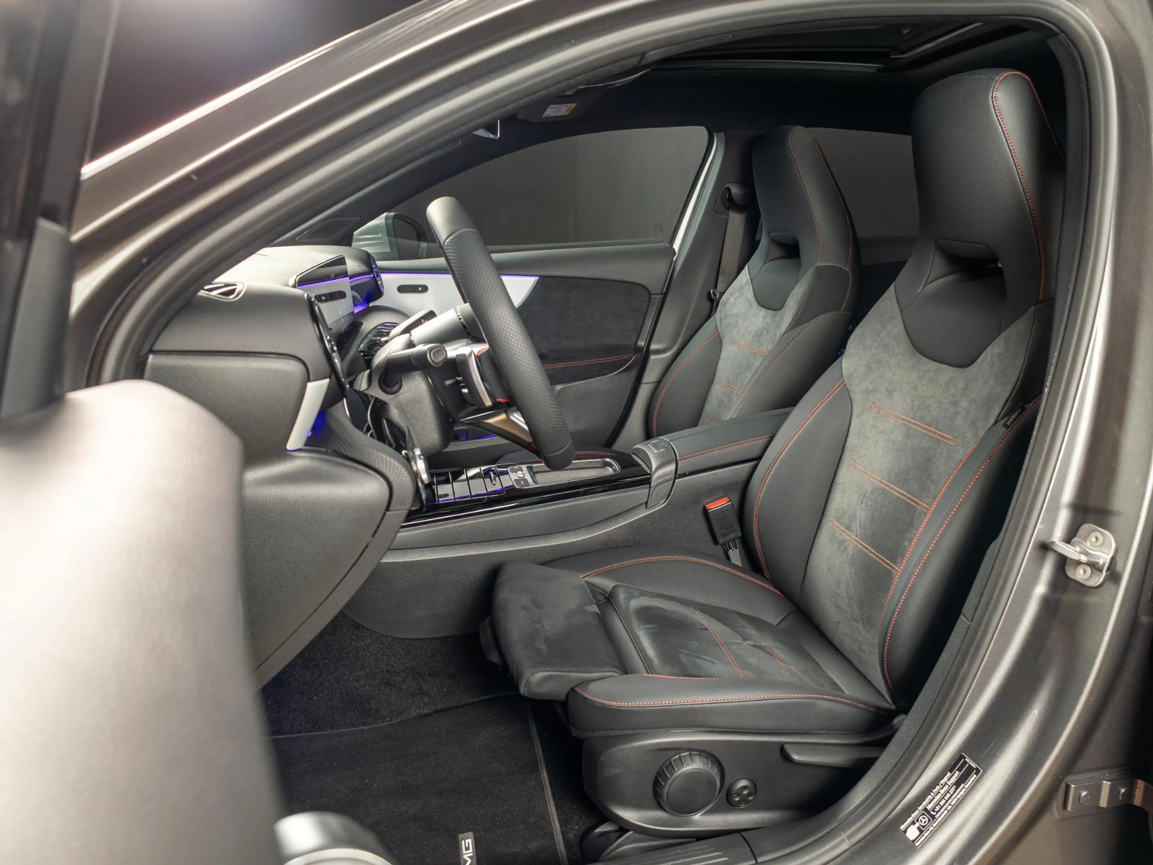 Mercedes-Benz A 250 Hatchback e Business Solution AMG Premium PLUS | P — photo 9