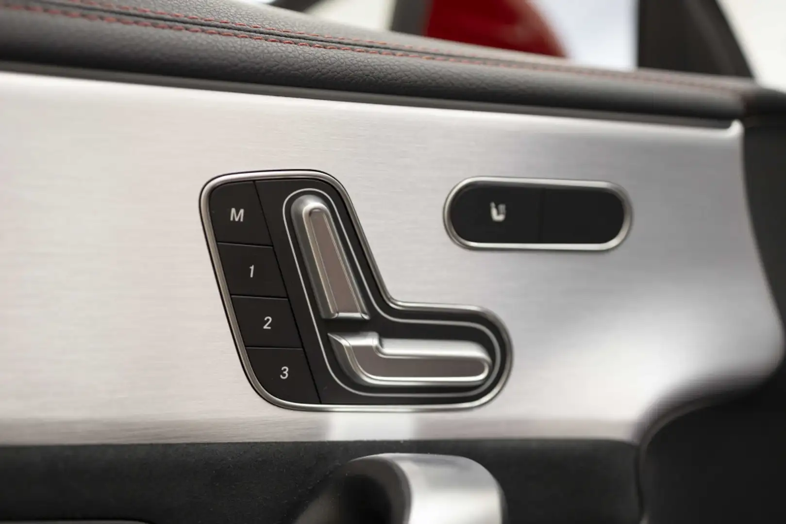 Mercedes-Benz CLA 35 AMG 4Matic+ 7G-DCT Красный - 2