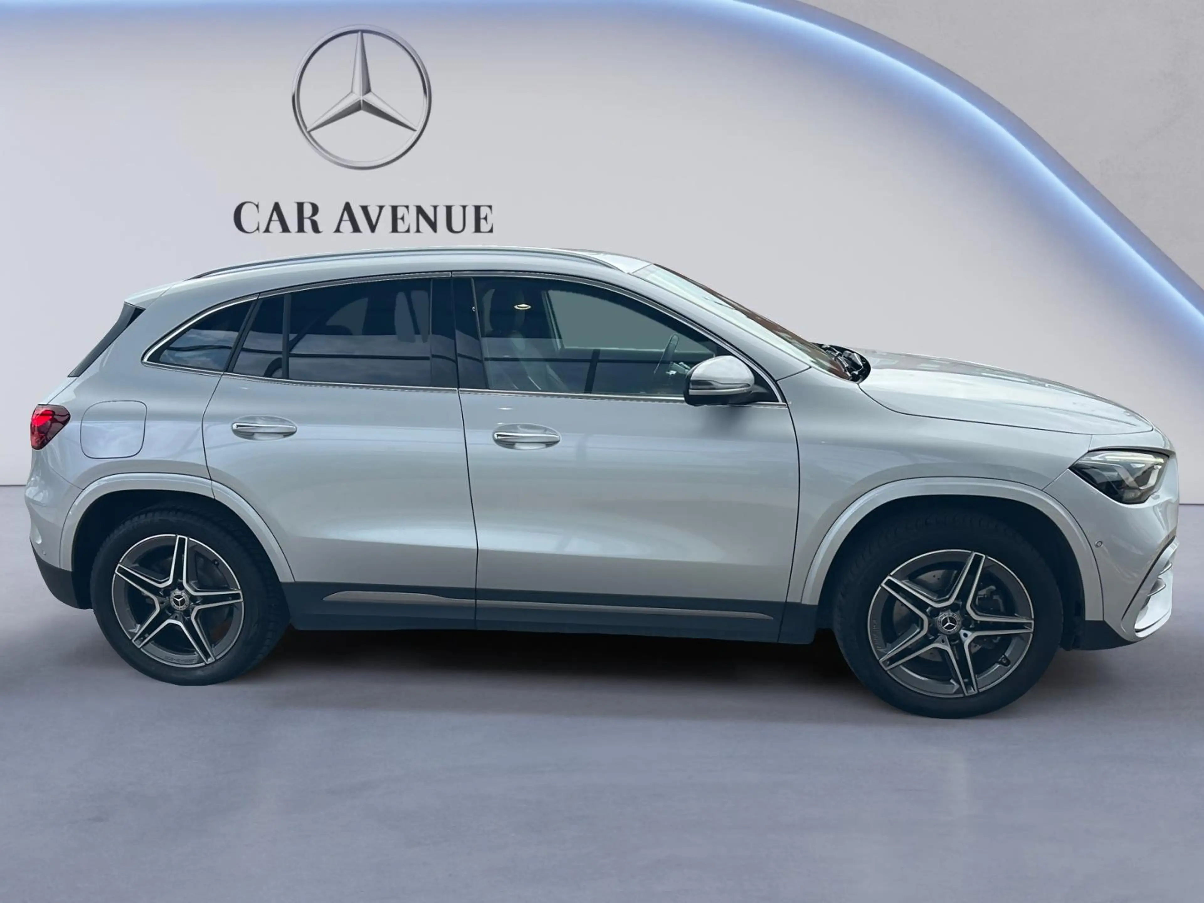 Mercedes-Benz GLA 250 GLA e AMG Line — photo 6