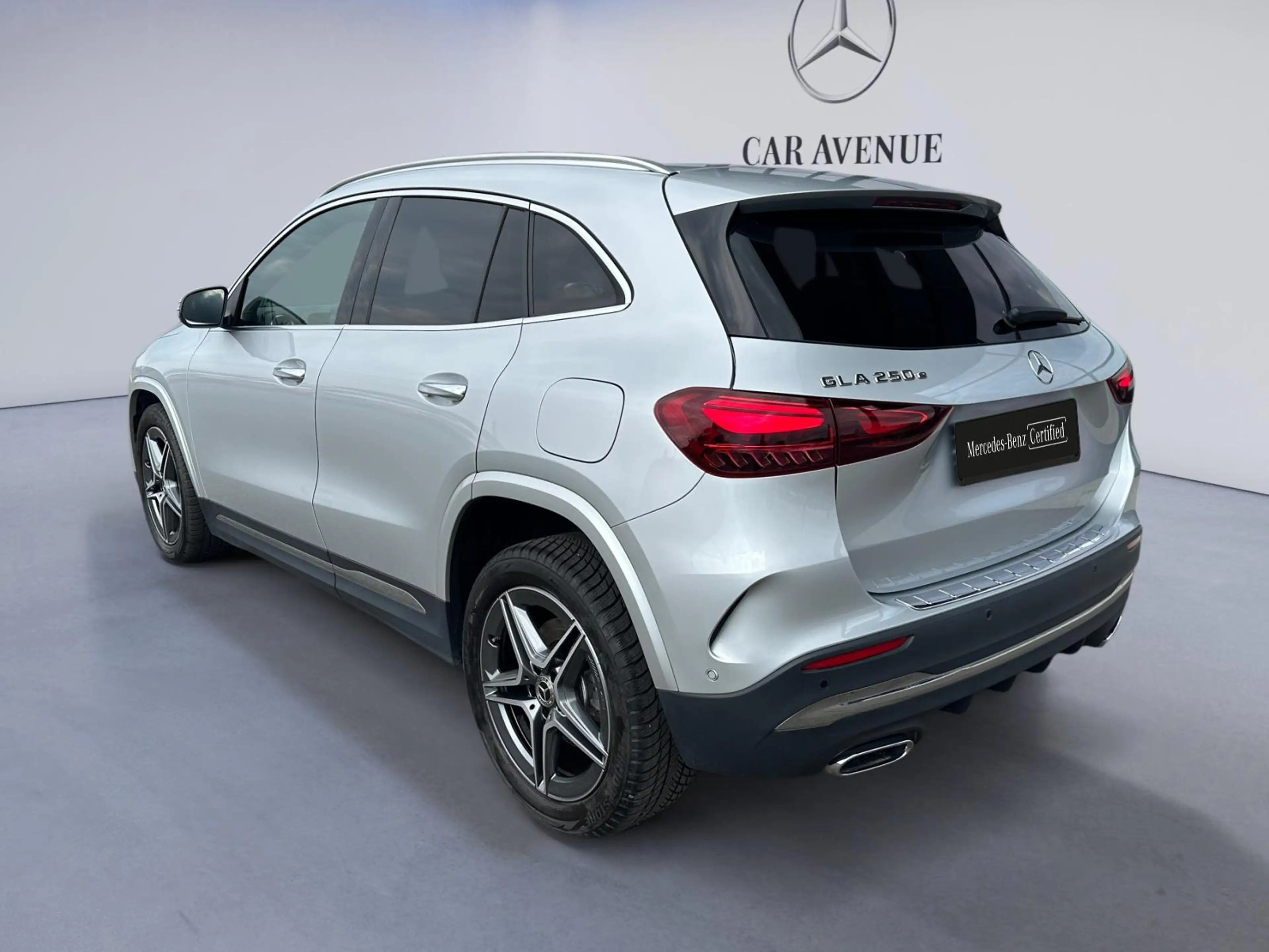 Mercedes-Benz GLA 250 GLA e AMG Line — photo 3