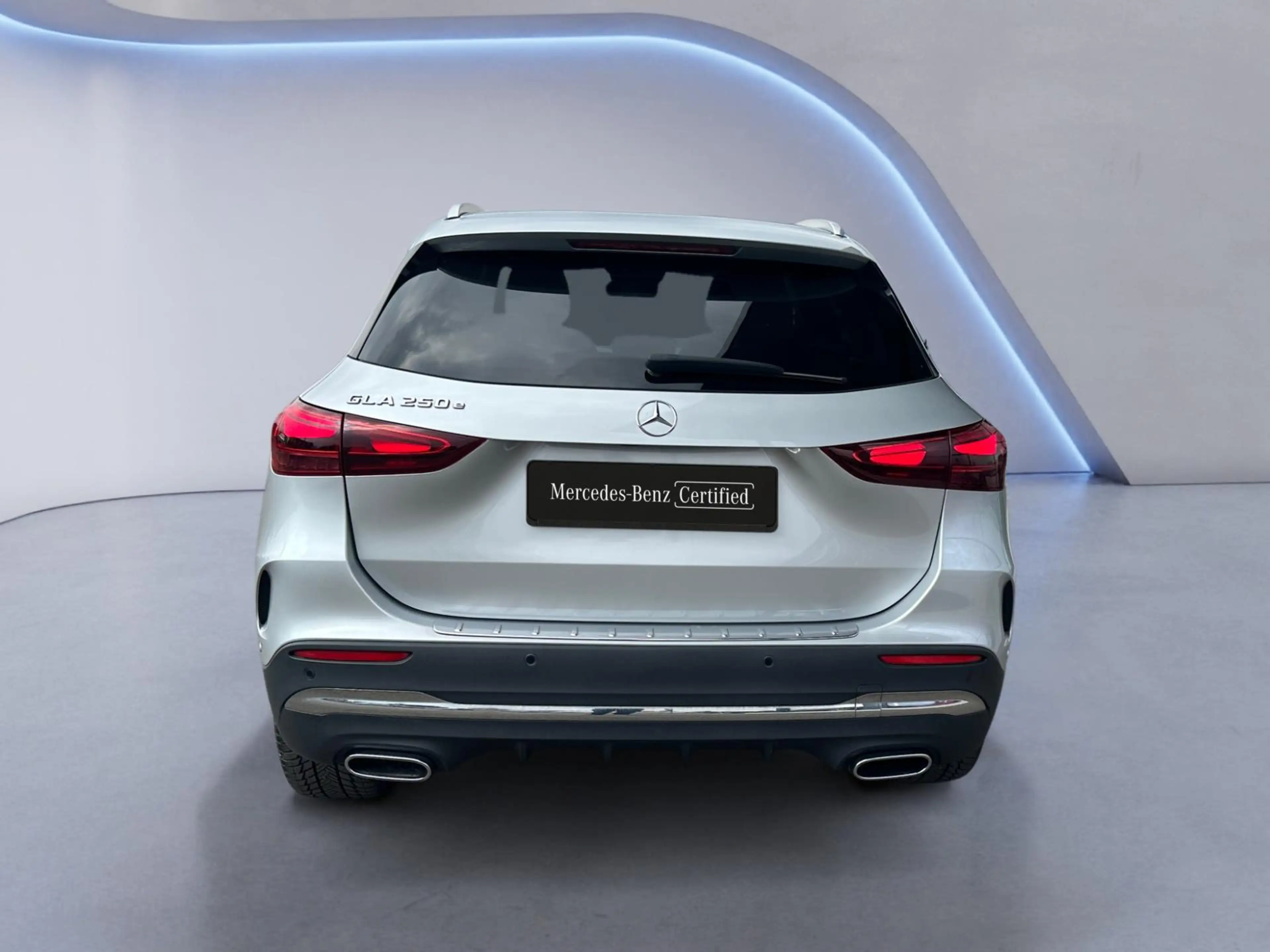Mercedes-Benz GLA 250 GLA e AMG Line — photo 4