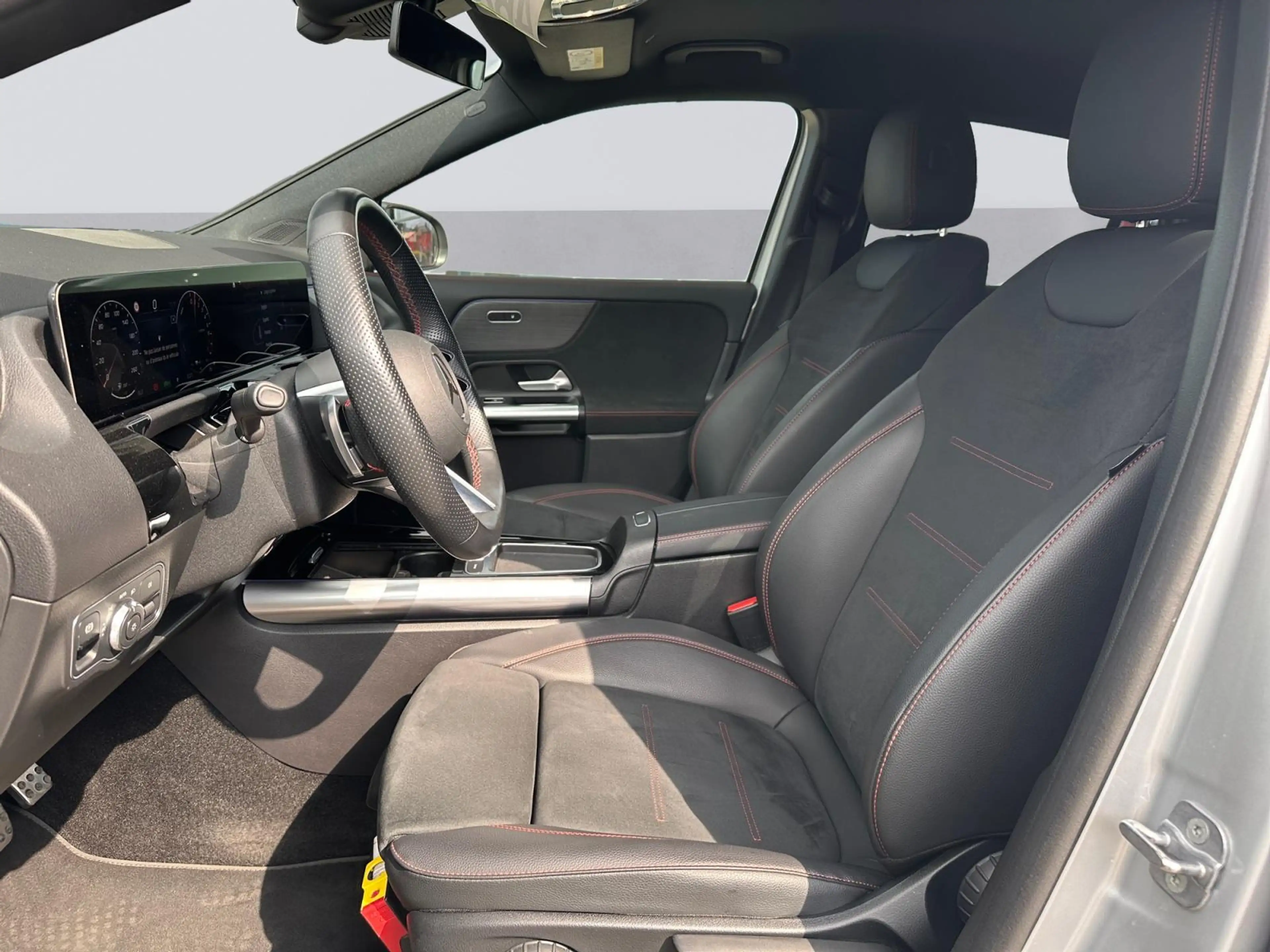Mercedes-Benz GLA 250 GLA e AMG Line — photo 9