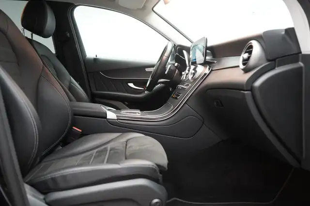 Mercedes-Benz 300 view 7