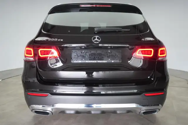 Mercedes-Benz 300 view 5