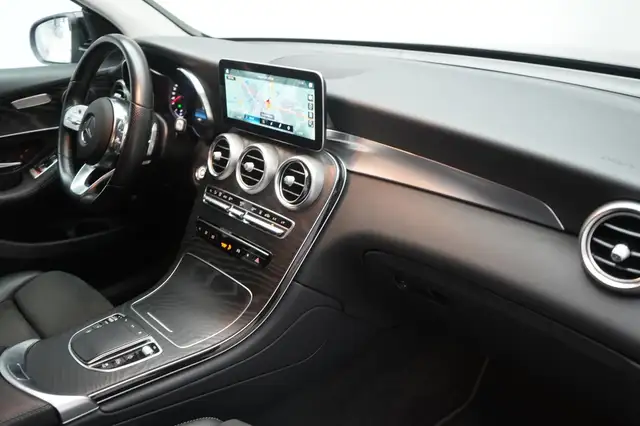 Mercedes-Benz 300 view 8