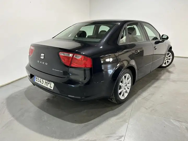 SEAT Exeo 2.0 TDI CR Style Ecomotive 2013, foto 2
