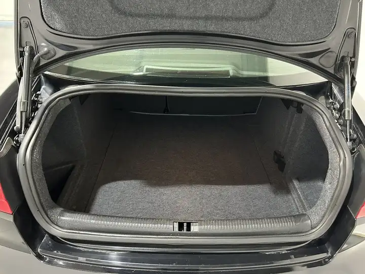 SEAT Exeo 2.0 TDI CR Style Ecomotive 2013, foto 11