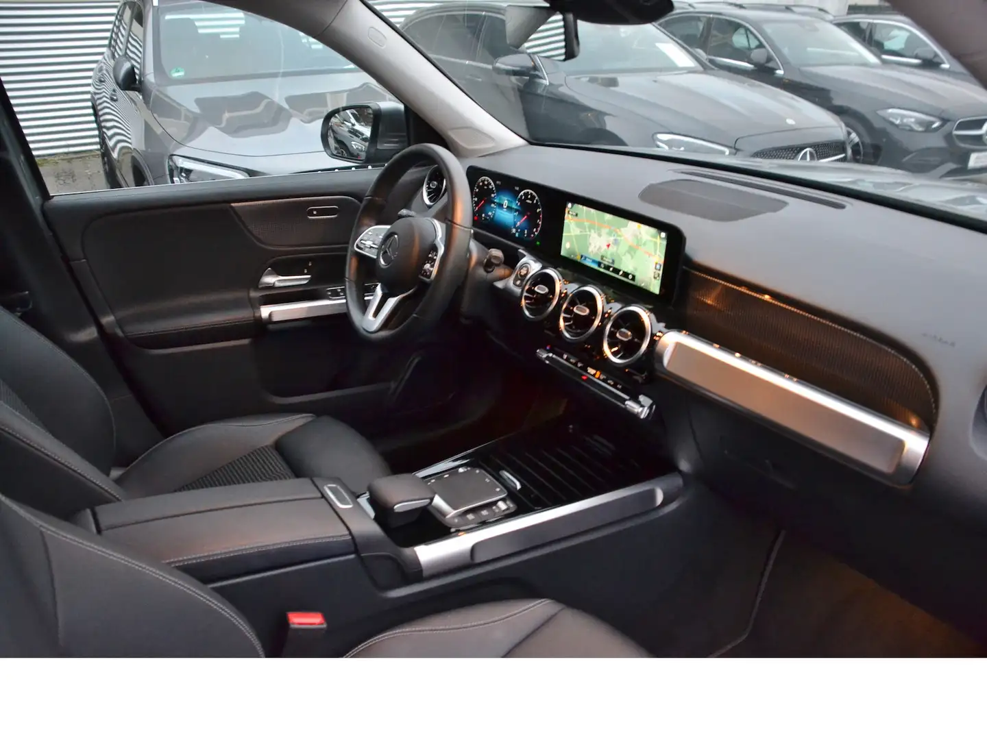 Mercedes-Benz GLB 250 Progressive (Business MBUX-HE LED AHK) Gris - 2