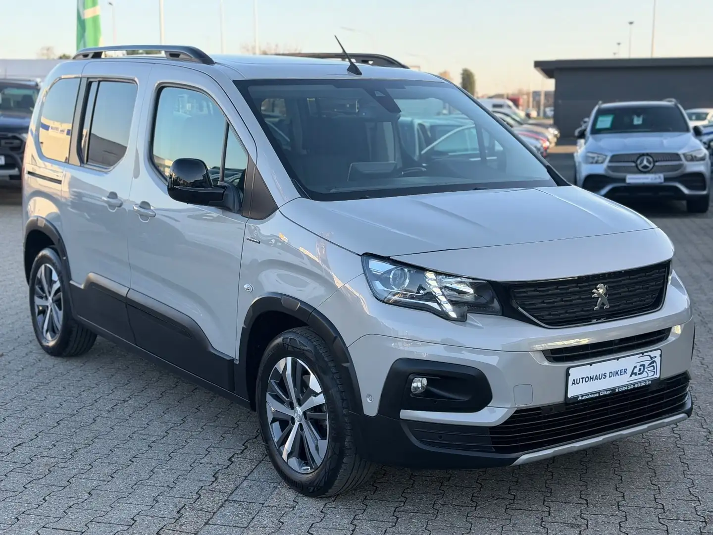 Peugeot Rifter PureTech 110 GT Line Euro6,Navi,Pano Gris - 2