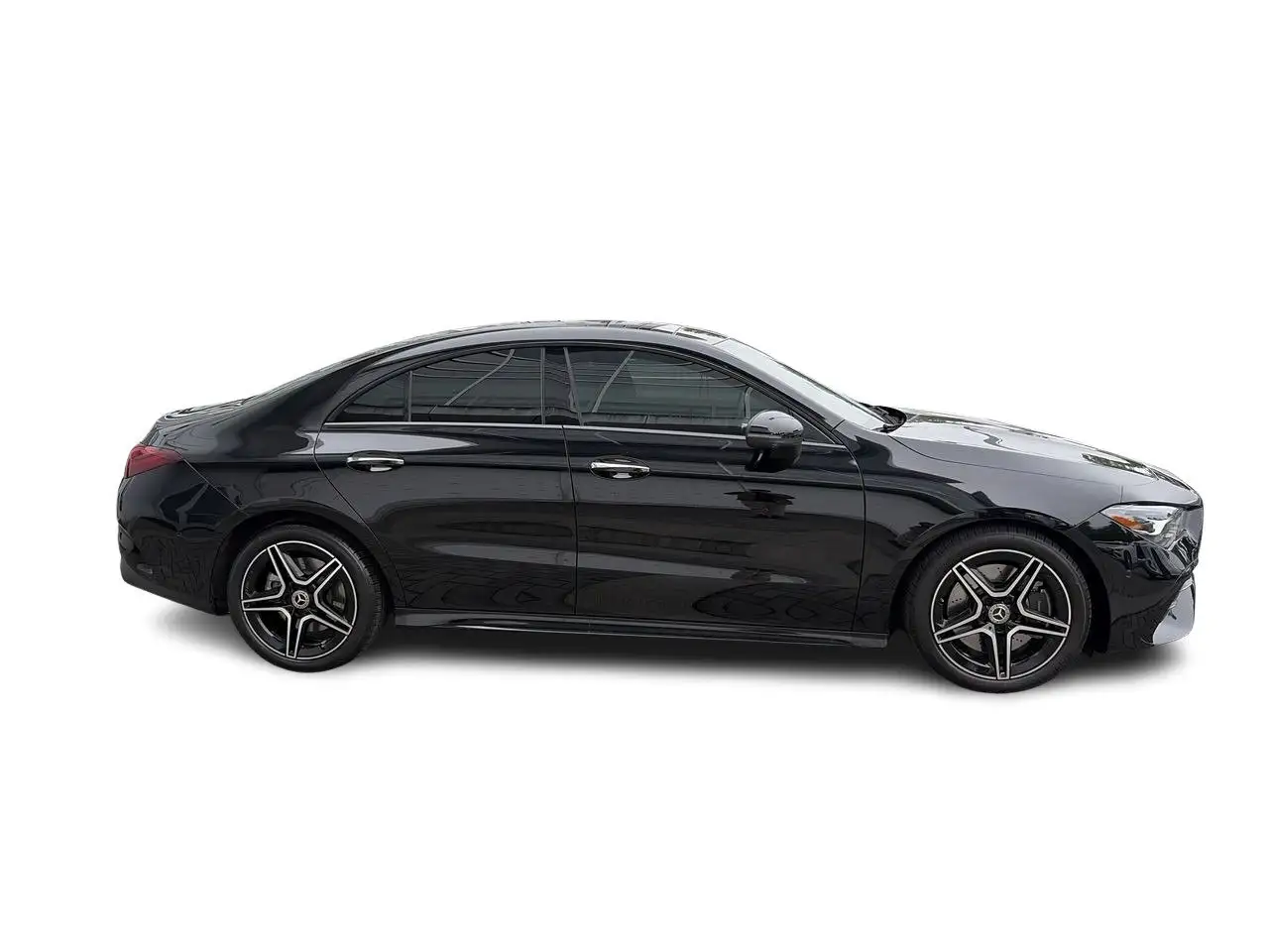 Mercedes-Benz CLA снимка Mercedes-Benz CLA