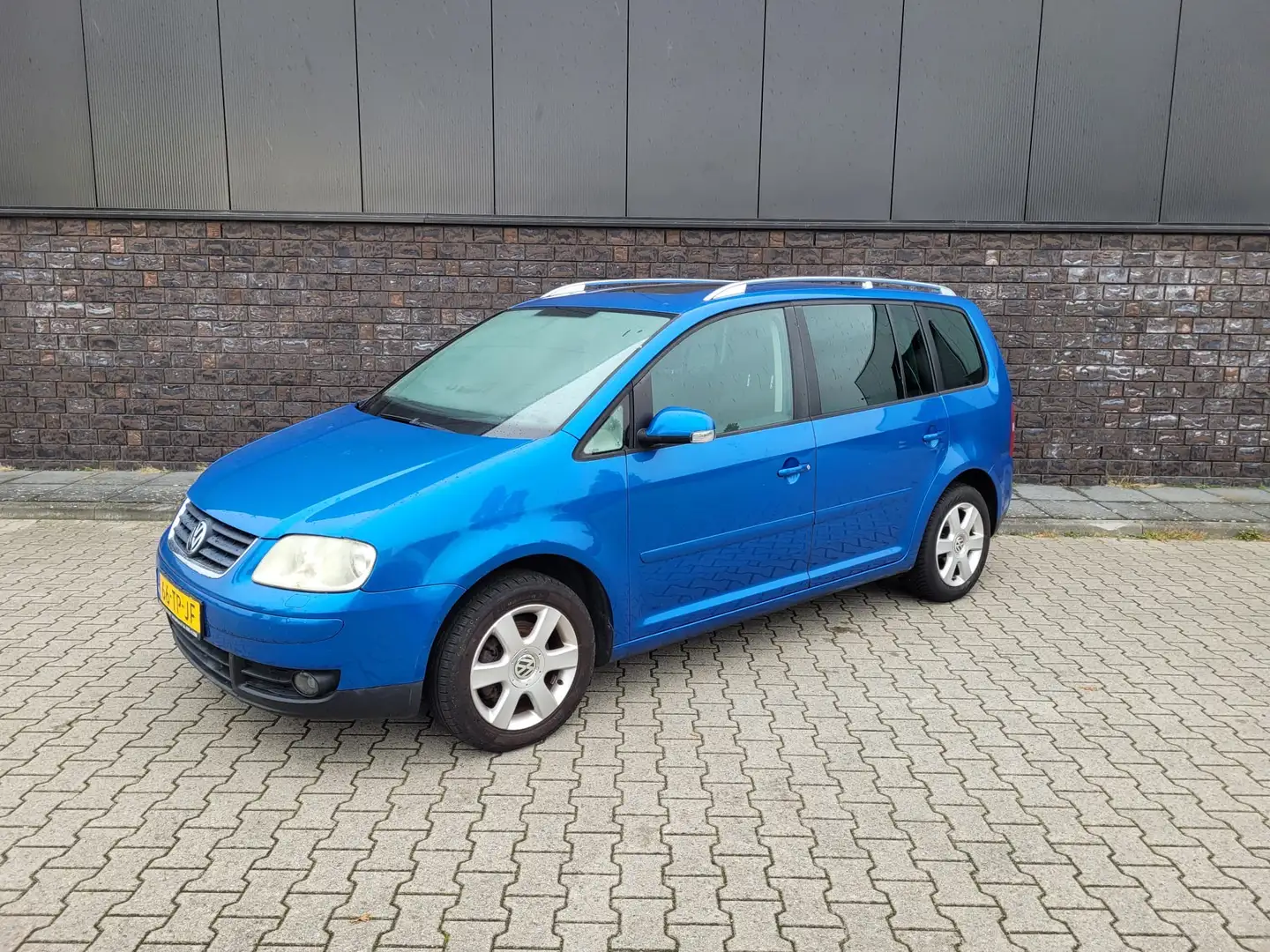 Volkswagen Touran 2.0-16V FSI Trendl. Blauw - 1