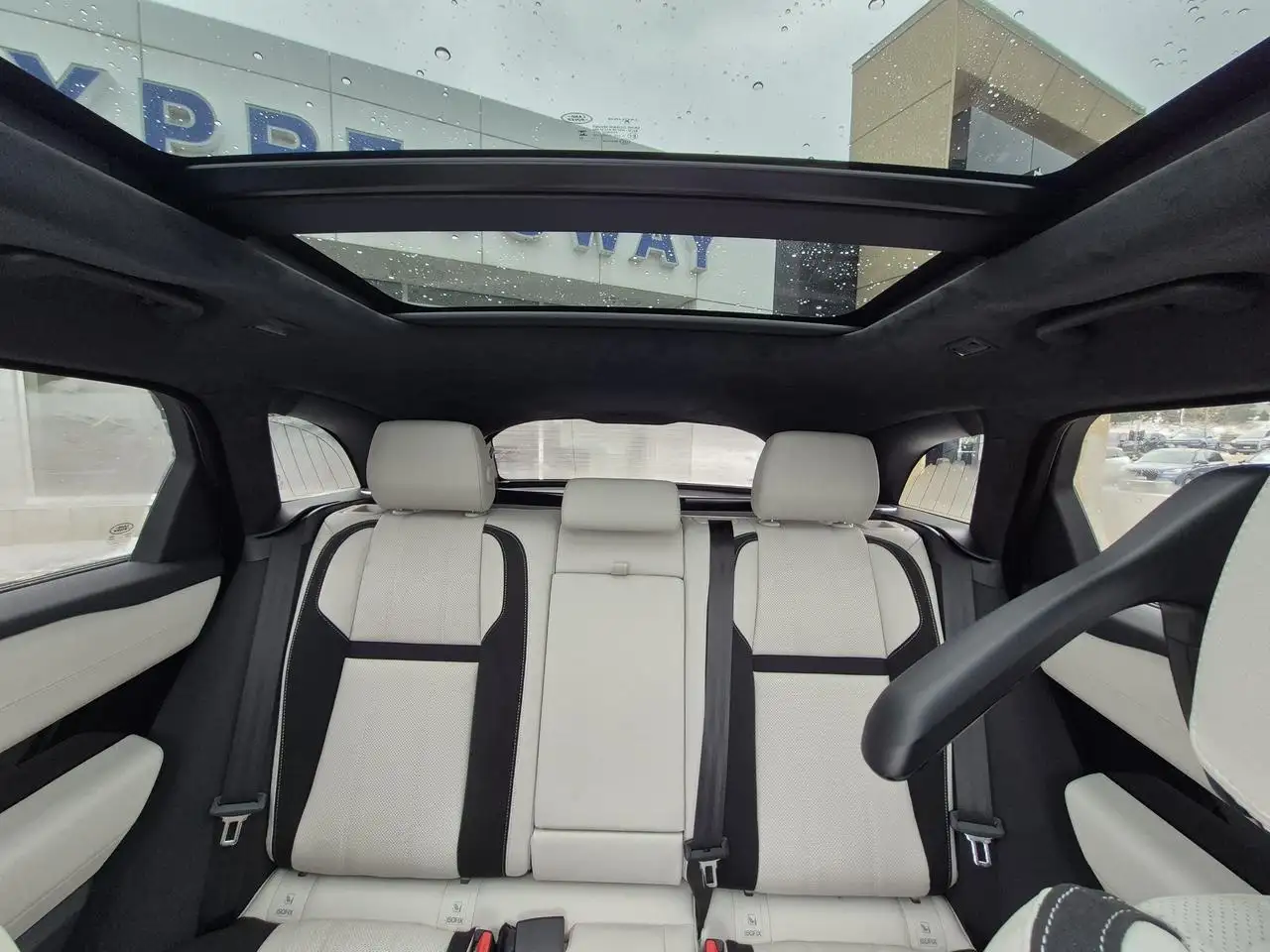 Land Rover Range Rover Velar снимка Land Rover Range Rover Velar