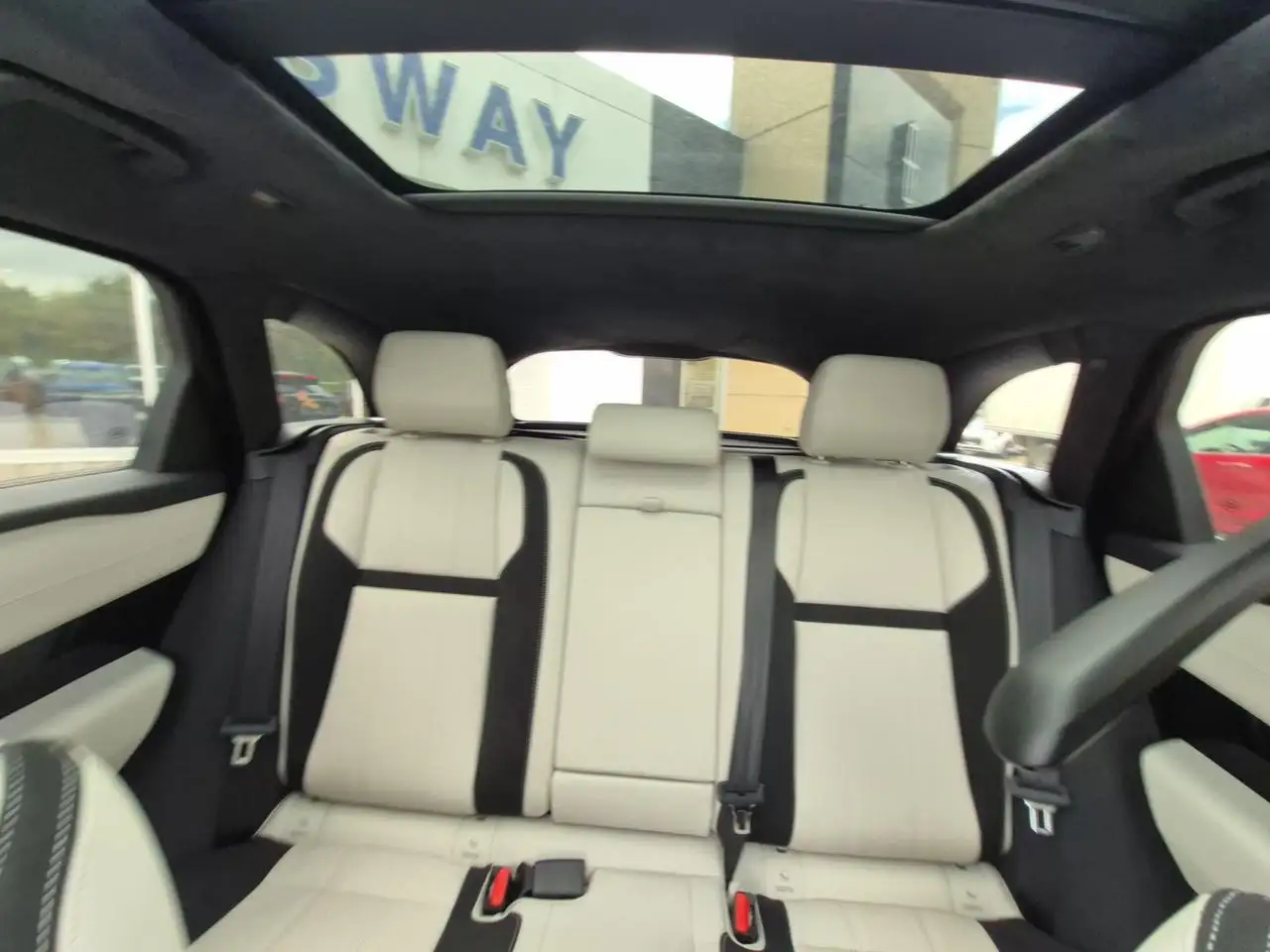 Land Rover Range Rover Velar снимка Land Rover Range Rover Velar