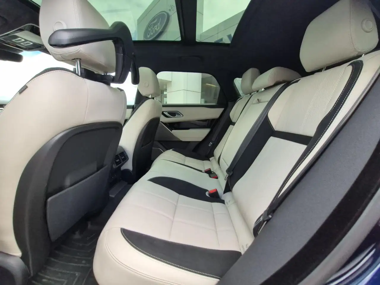 Land Rover Range Rover Velar снимка Land Rover Range Rover Velar