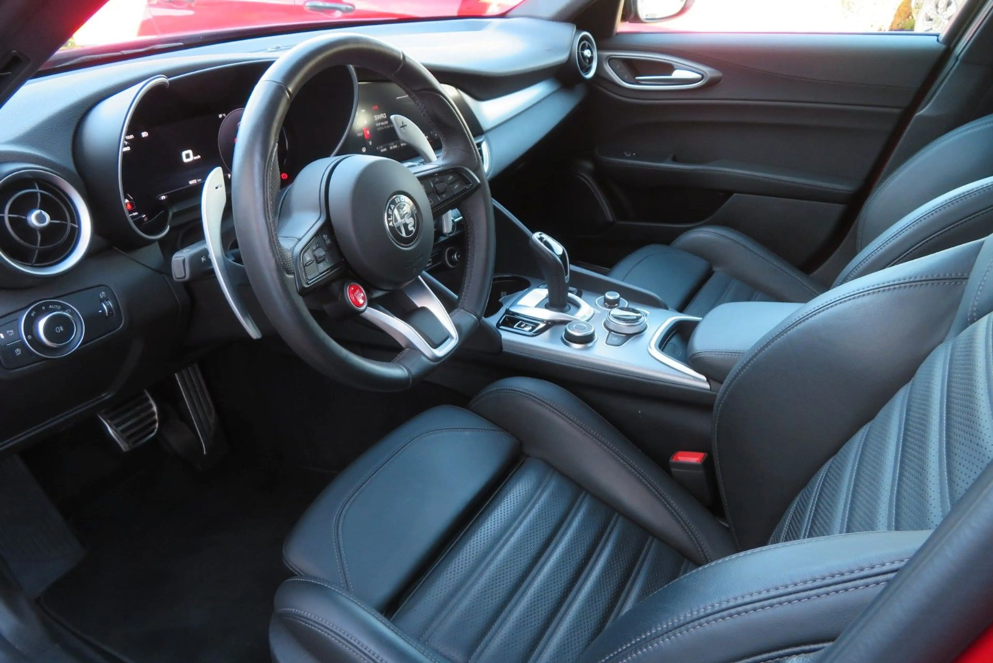 Alfa Romeo Giulia Veloce Q4 2.0 280PS 8AT — photo 6