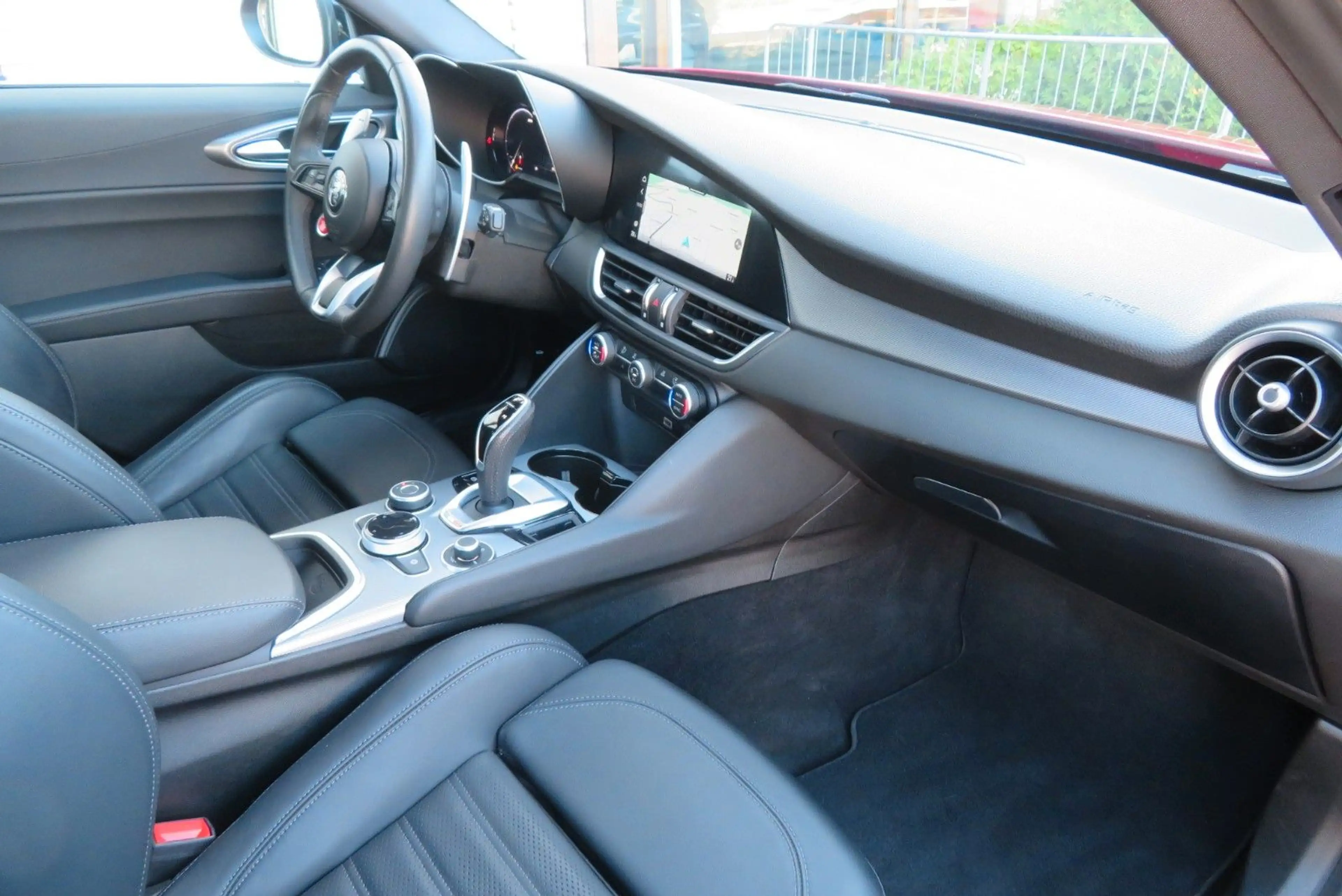 Alfa Romeo Giulia Veloce Q4 2.0 280PS 8AT — photo 13
