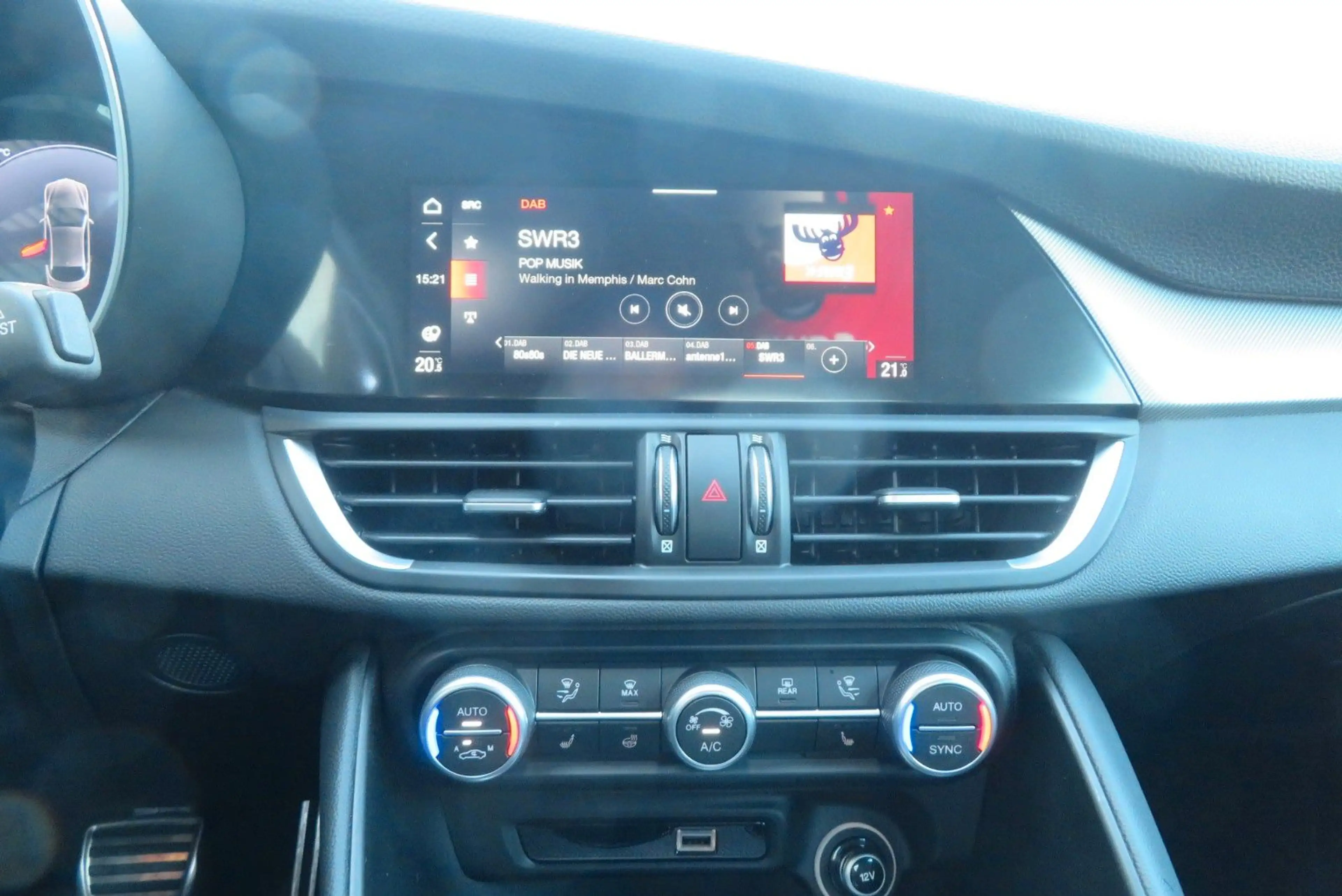 Alfa Romeo Giulia Veloce Q4 2.0 280PS 8AT — photo 10