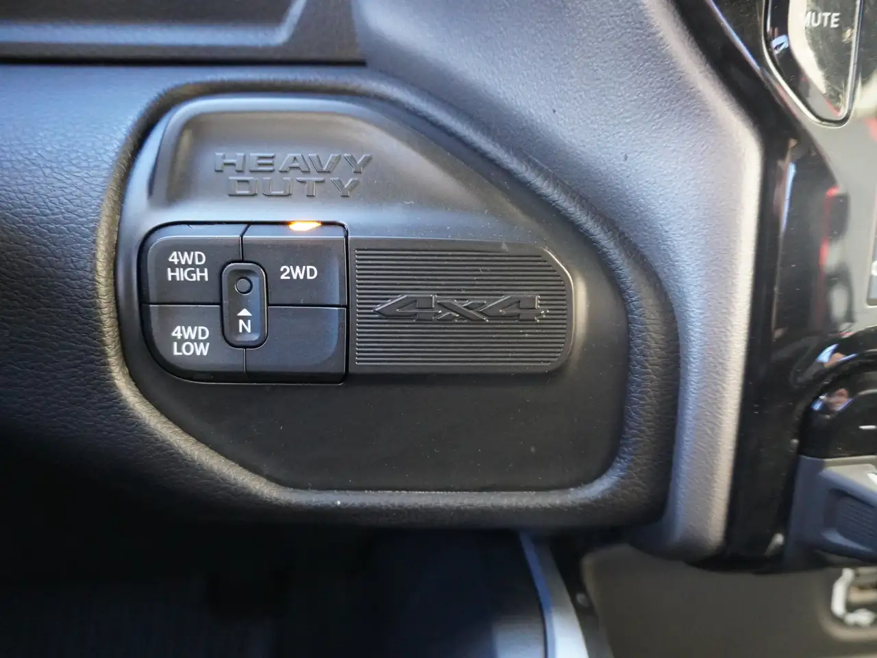 RAM 2500 снимка RAM 2500