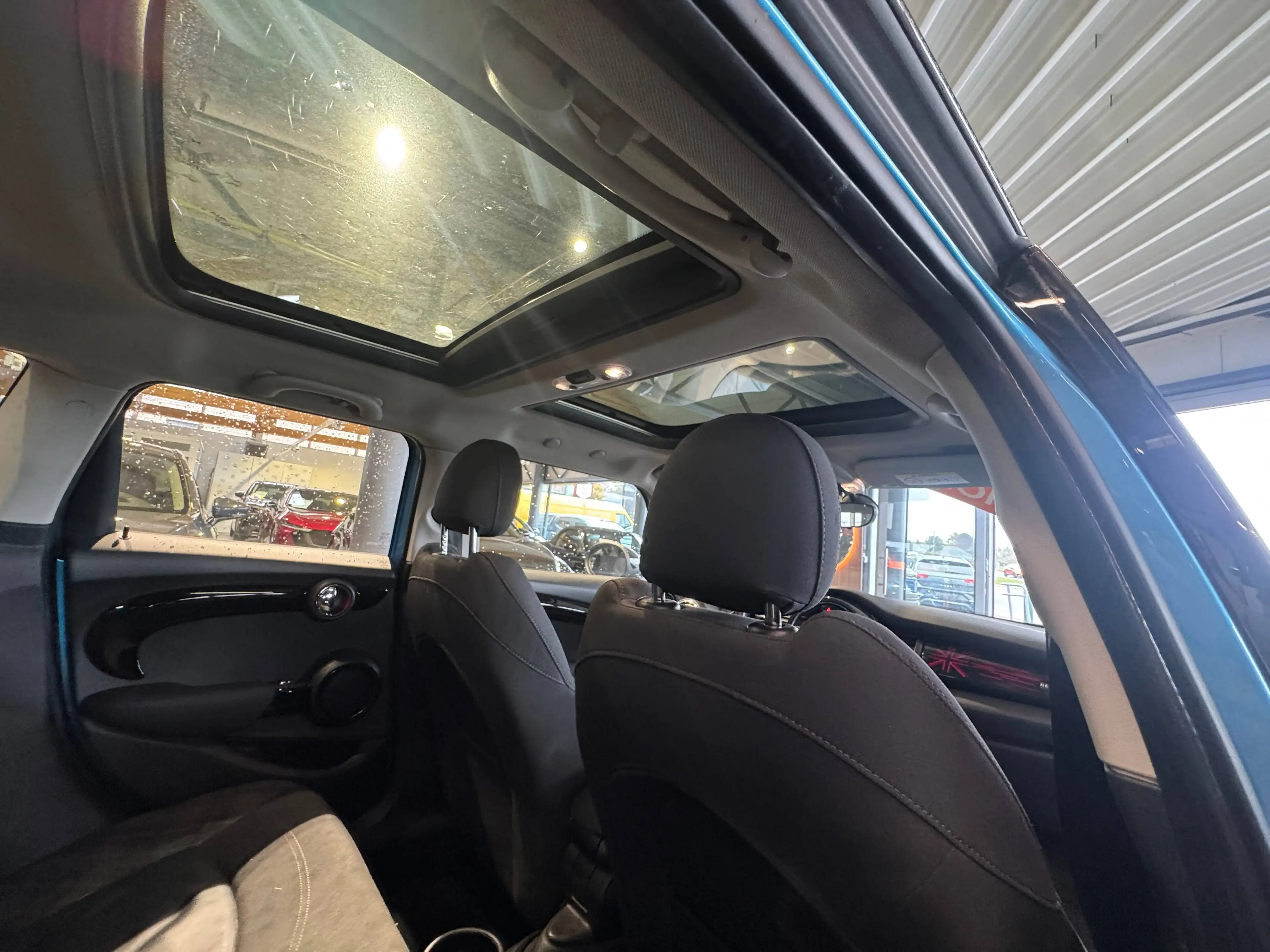 MINI Cooper 1.5L Essence Automatique — photo 11