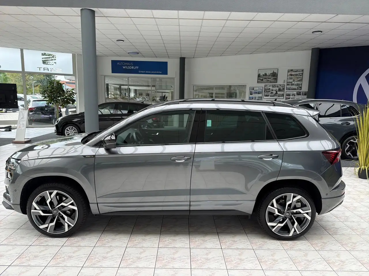 Skoda Karoq 1.5 TSi Sportline PANO*MATRIX*360°*AHK*19Z, миниатюра 10