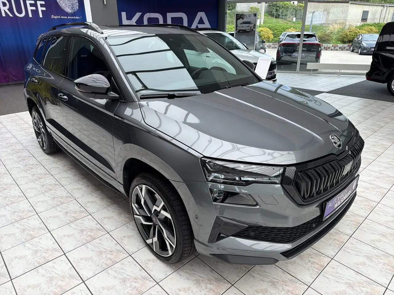 Skoda Karoq 1.5 TSi Sportline PANO*MATRIX*360°*AHK*19Z, миниатюра 5
