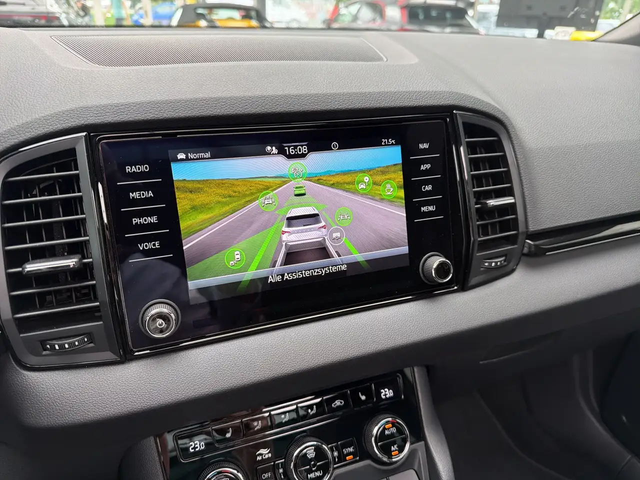 Skoda Karoq 1.5 TSi Sportline PANO*MATRIX*360°*AHK*19Z, миниатюра 24