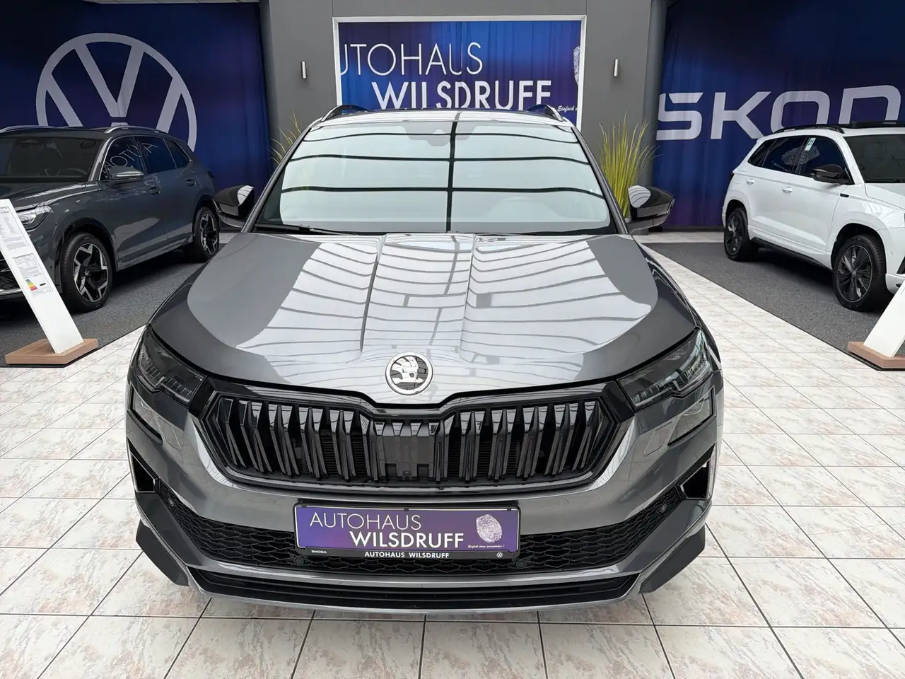 Skoda Karoq 1.5 TSi Sportline PANO*MATRIX*360°*AHK*19Z, миниатюра 4