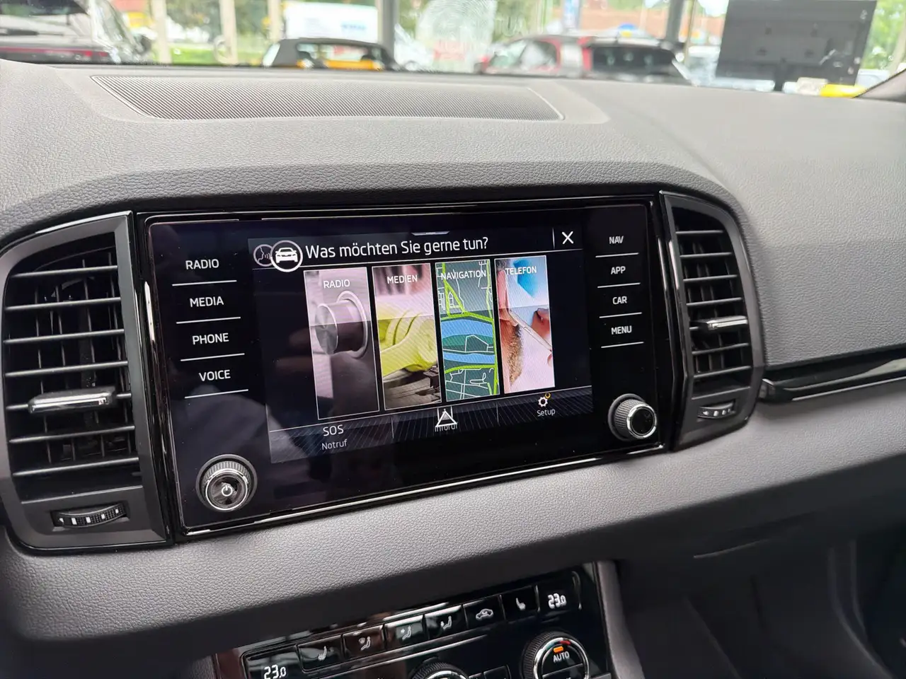 Skoda Karoq 1.5 TSi Sportline PANO*MATRIX*360°*AHK*19Z, миниатюра 22