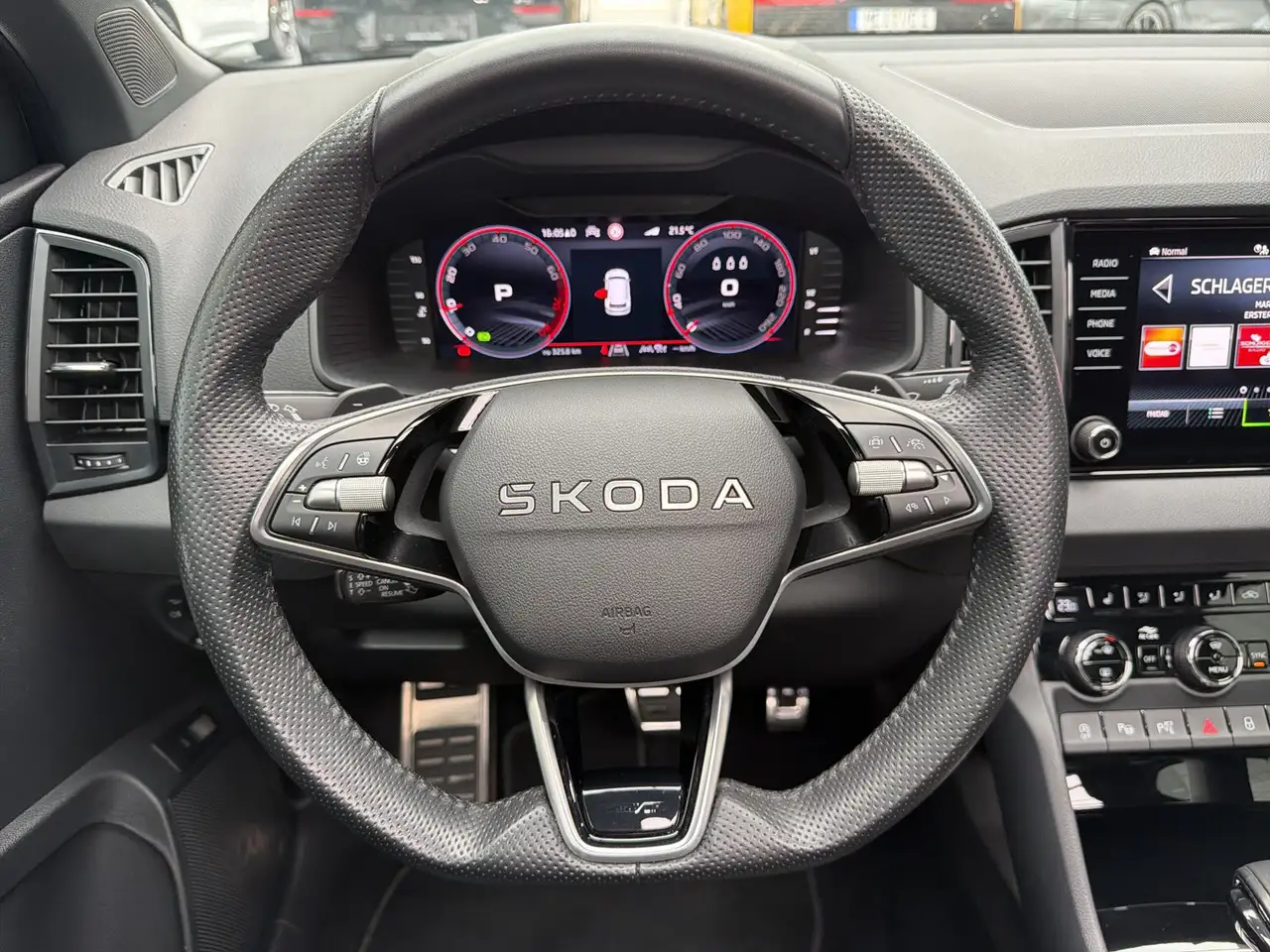 Skoda Karoq 1.5 TSi Sportline PANO*MATRIX*360°*AHK*19Z, миниатюра 13