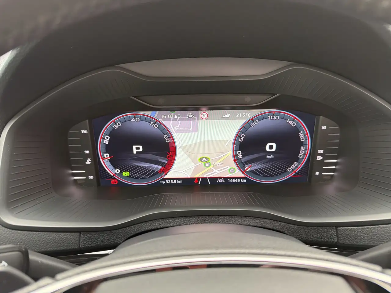 Skoda Karoq 1.5 TSi Sportline PANO*MATRIX*360°*AHK*19Z, миниатюра 15