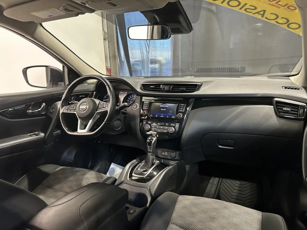 Nissan Qashqai снимка Nissan Qashqai